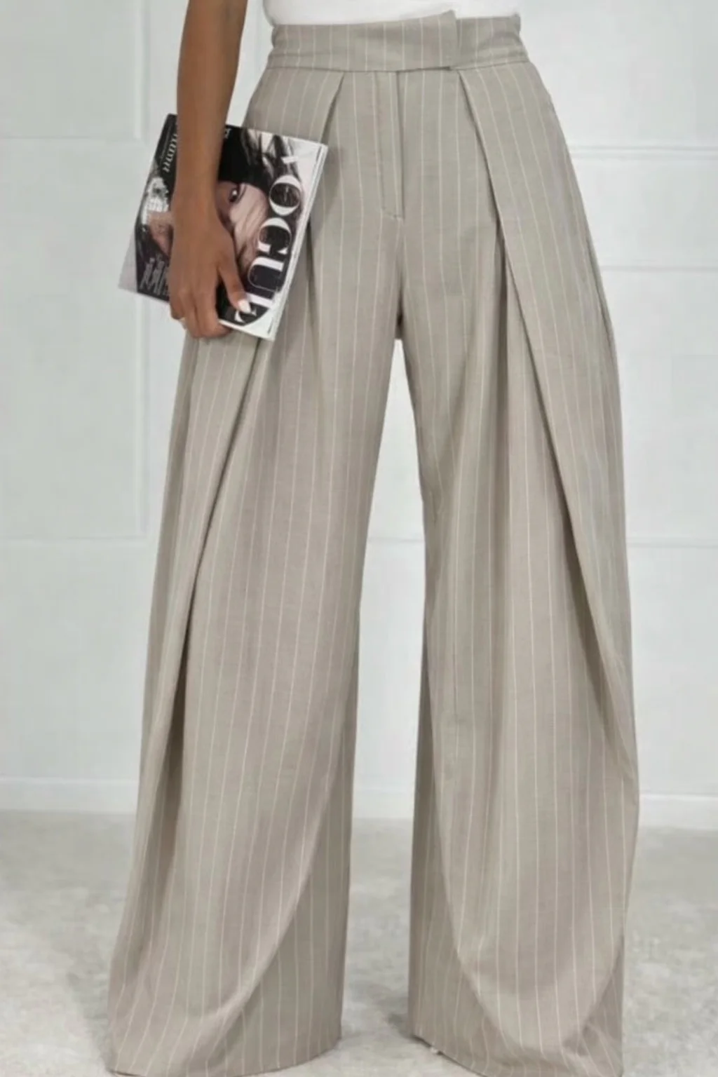 Balloon Fit Striped Pants - Taupe/Beige