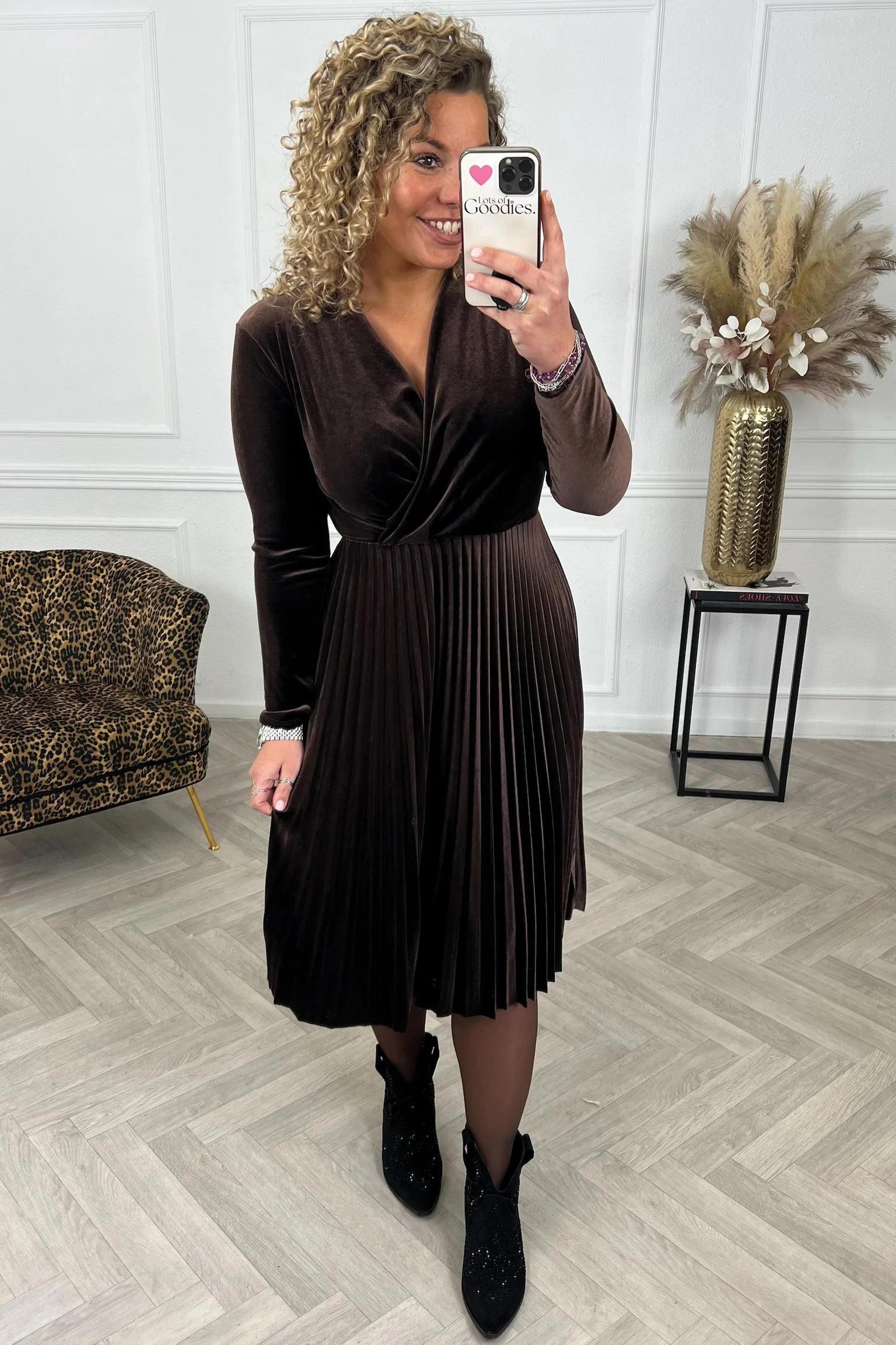 Bella Velvet Dress - Brown