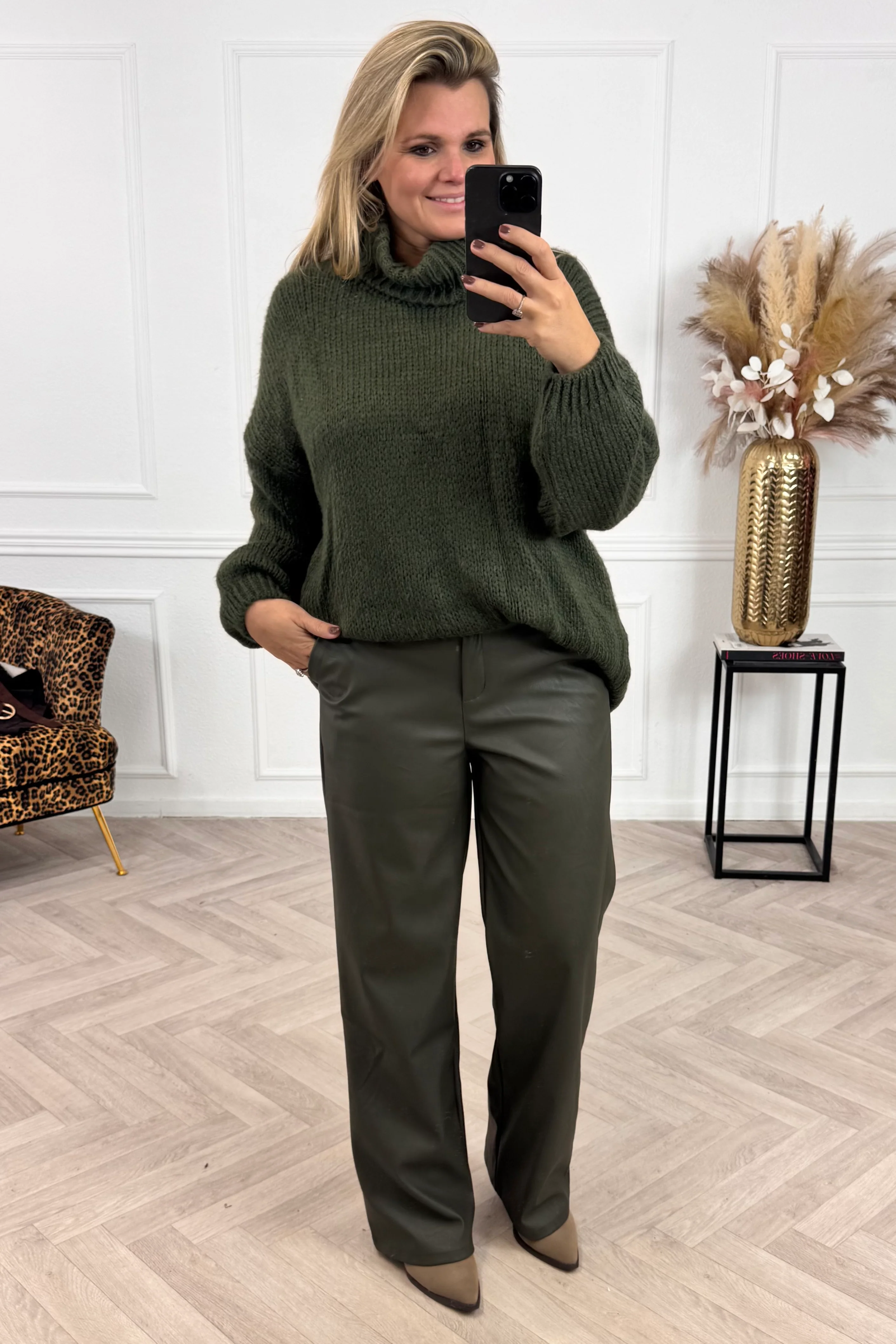 Classy Skye Leather Pants - Armygreen