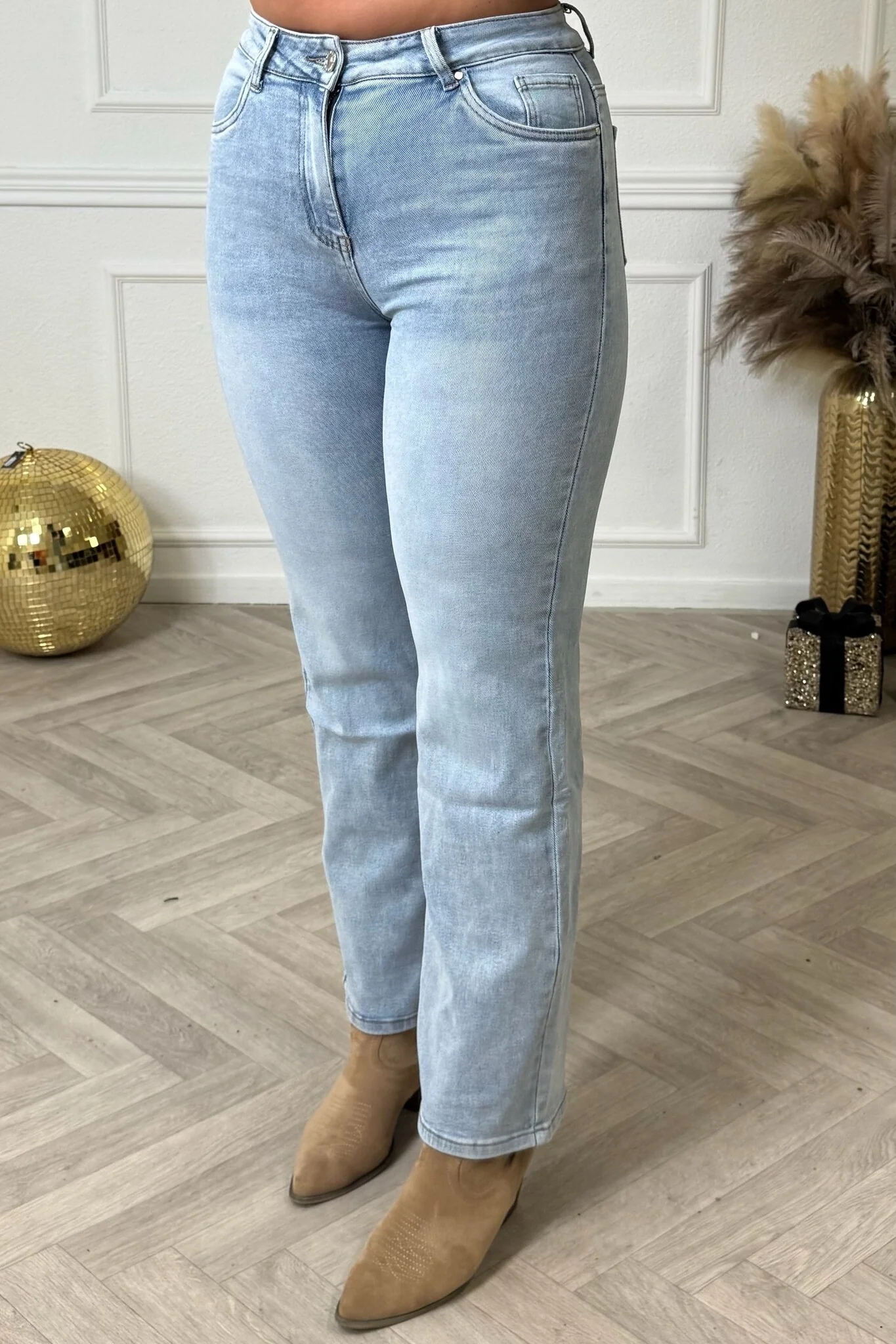Curvy Goodies Wide Leg Jeans - Lightblue - Image 2