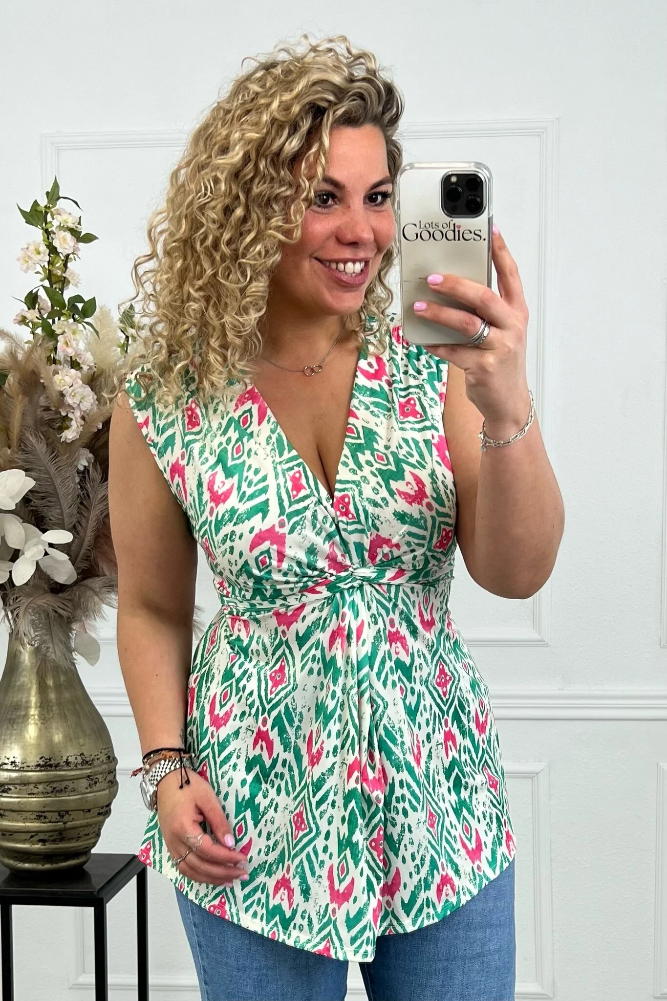 Curvy Knotted Sleeveless Amber Top - Green/Pink - Image 2