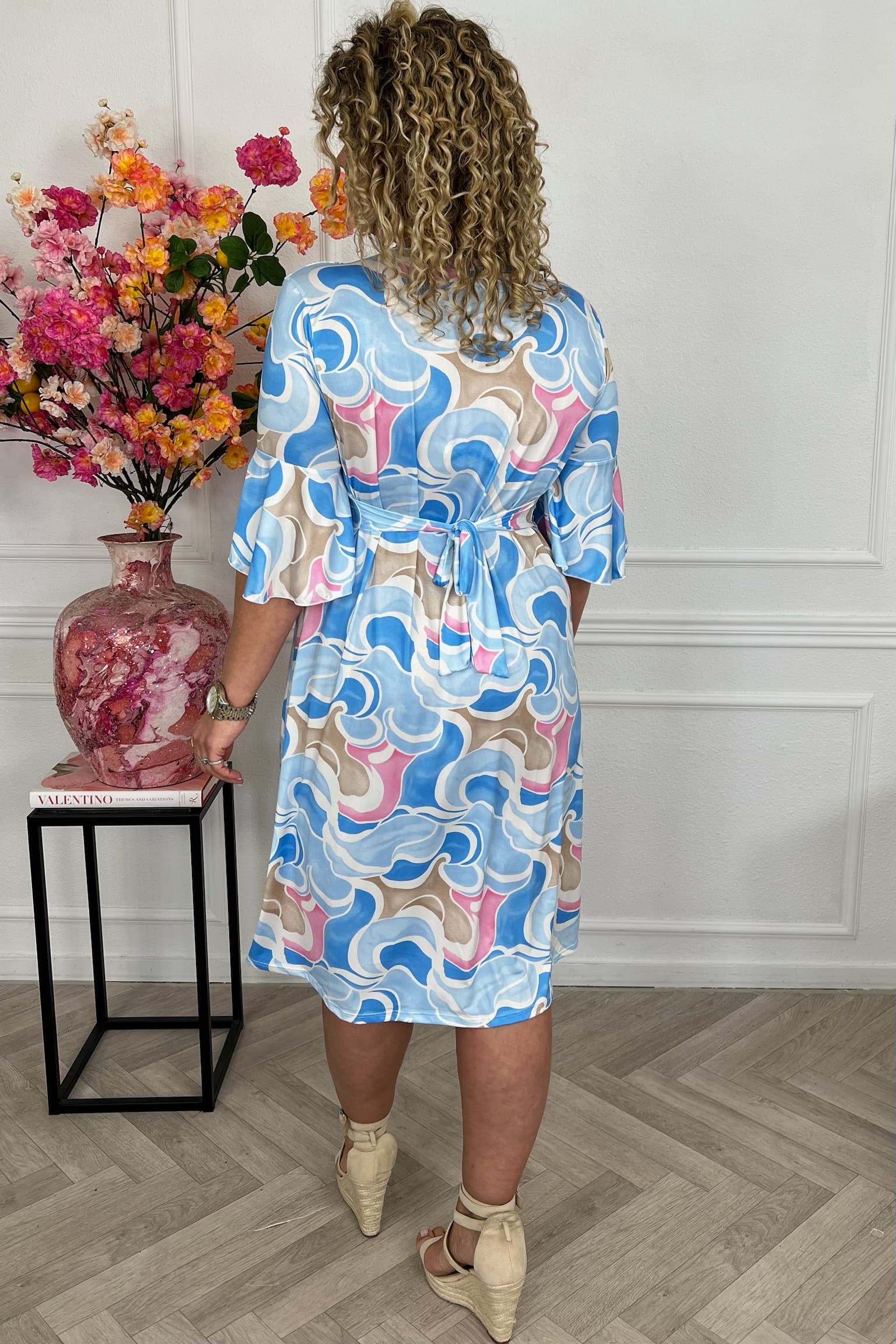 Curvy Short Knotted Tenerife Dress - Light Blue/Pink - Image 4