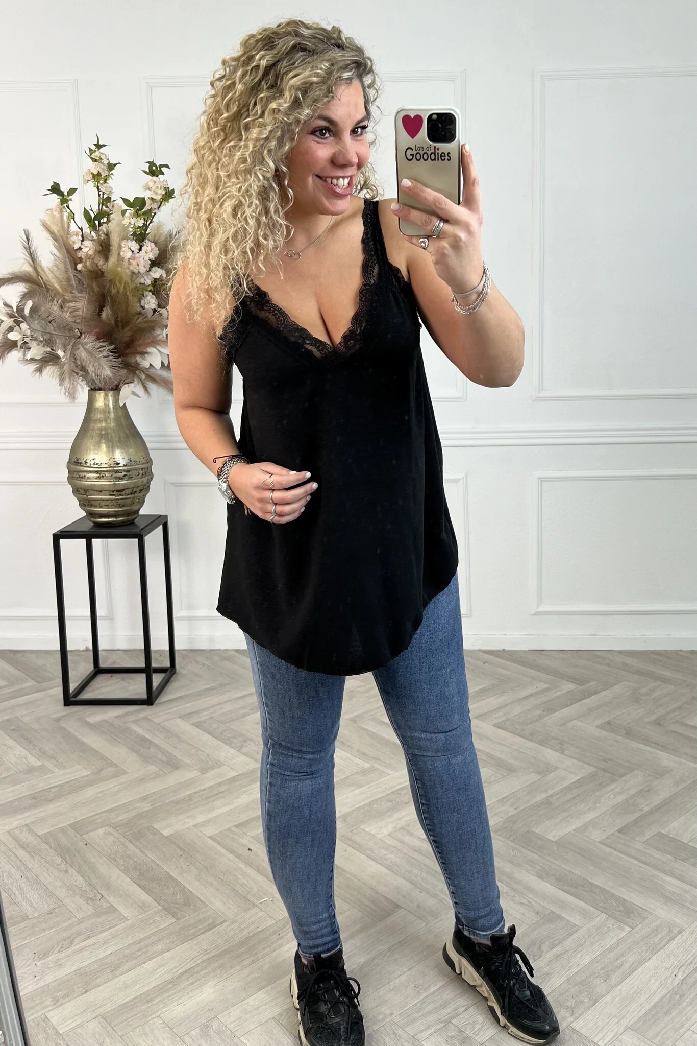 Curvy Sisi Lace Top - Black - Image 4