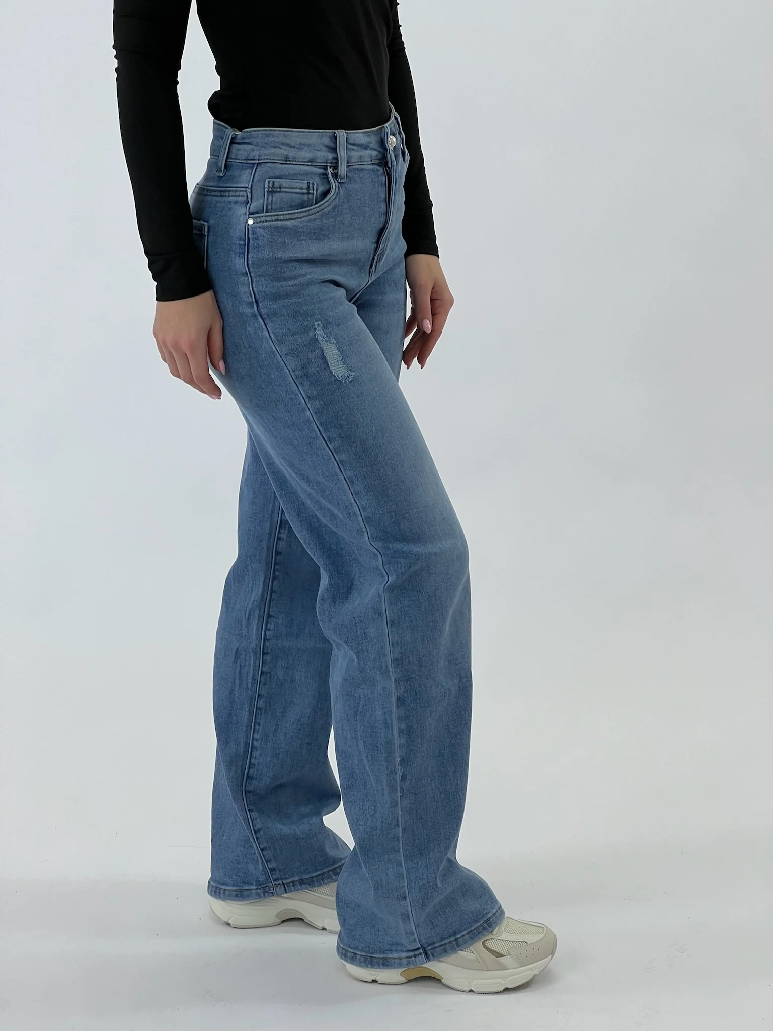 Destroyed Wide Leg Jeans - Light Blue - Image 5