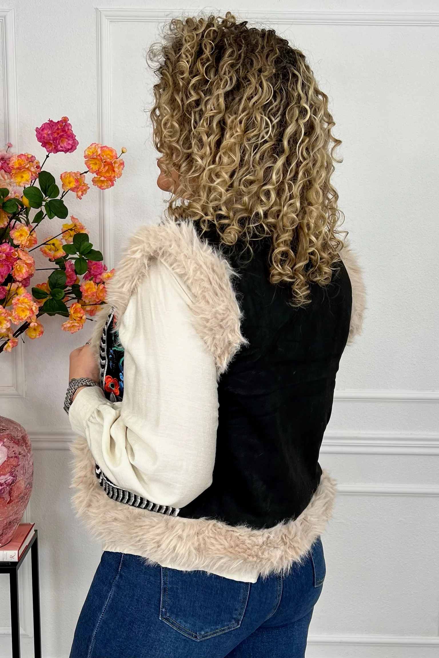 Giulia Fake Fur Gilet - Black/Beige - Image 4