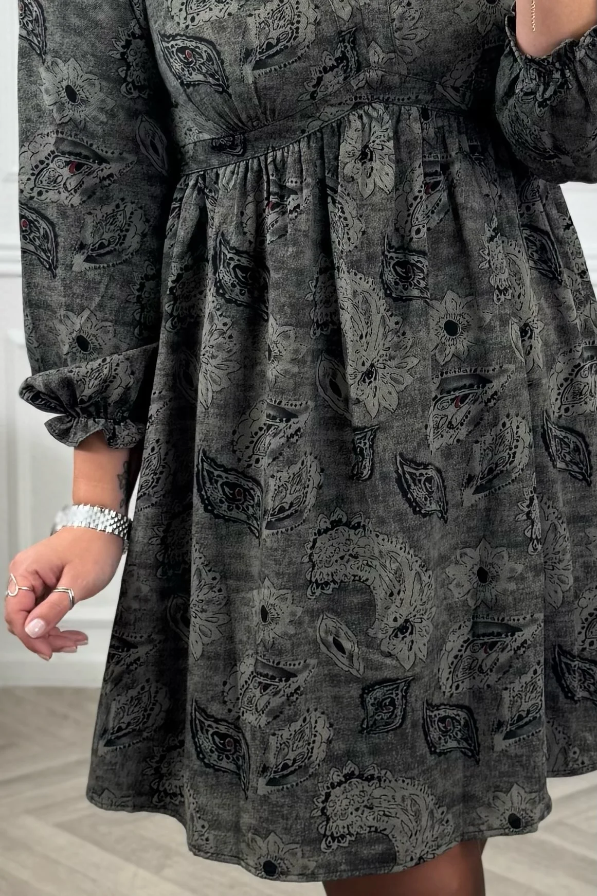 Ivy Paisley Dress - Grey - Image 3