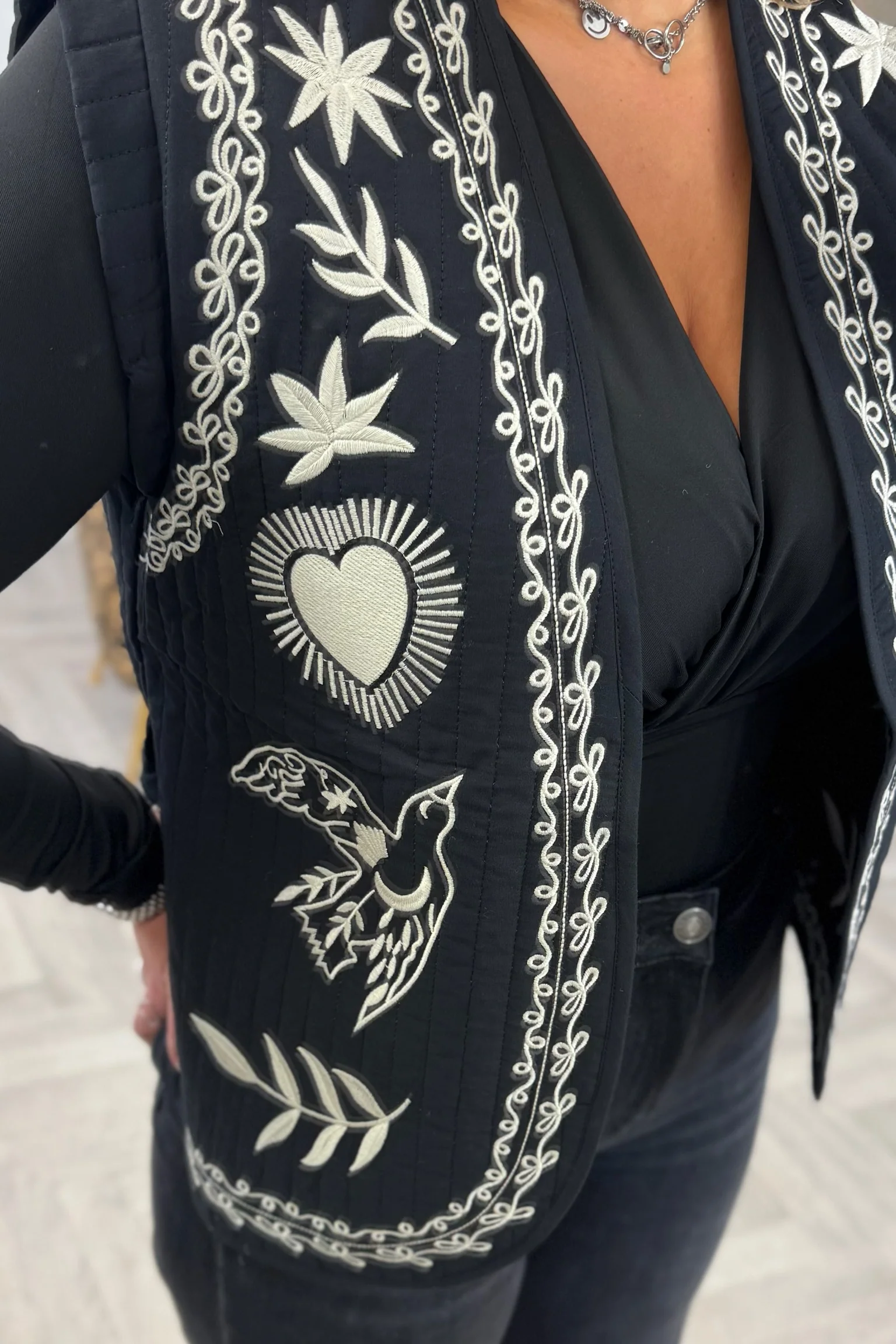 Joan Print Gilet - Black - Image 3