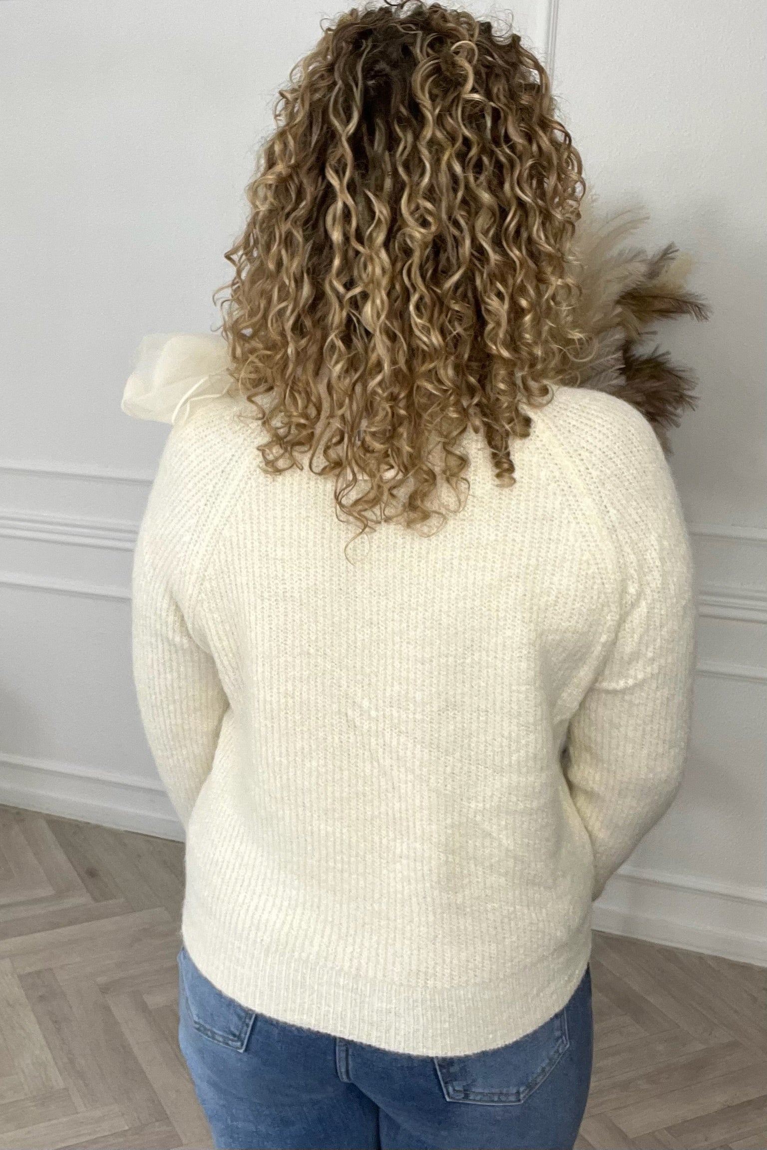 Joyce Perfect Bow Sweater - Beige - Image 5