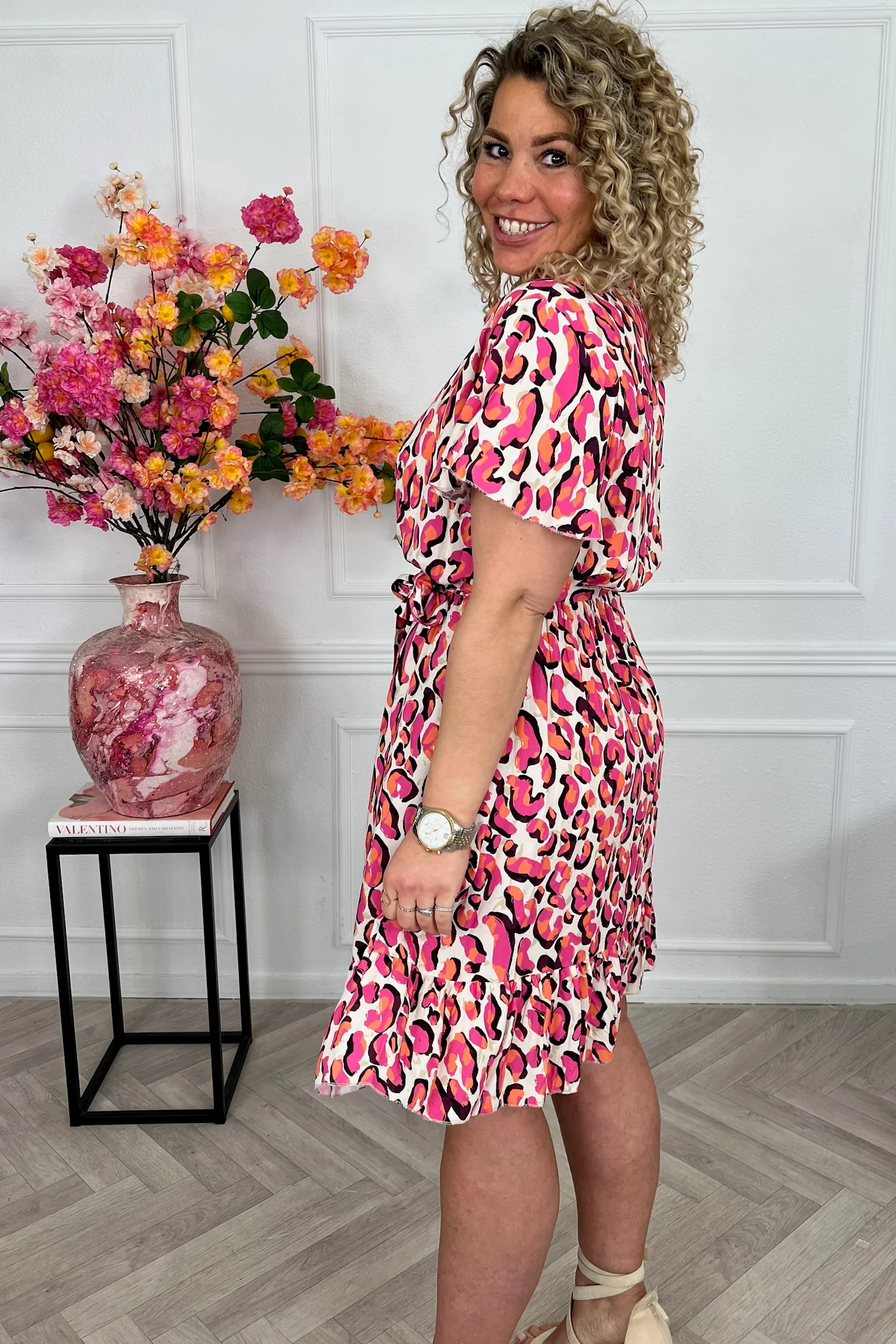 Kae Strik Dress - Big Leopard Orange/Pink - Image 3
