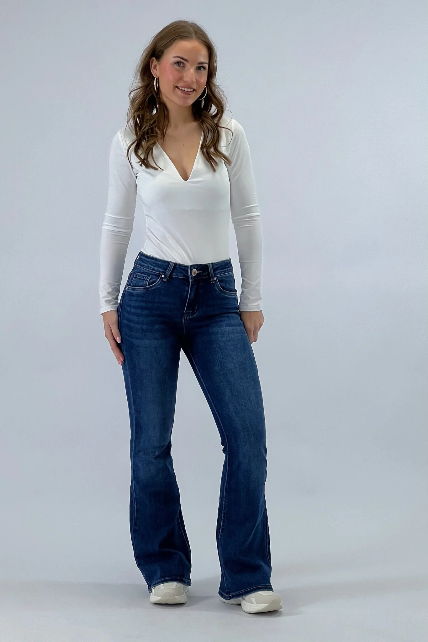 Livia Flared Jeans - Denim Blue - Image 4