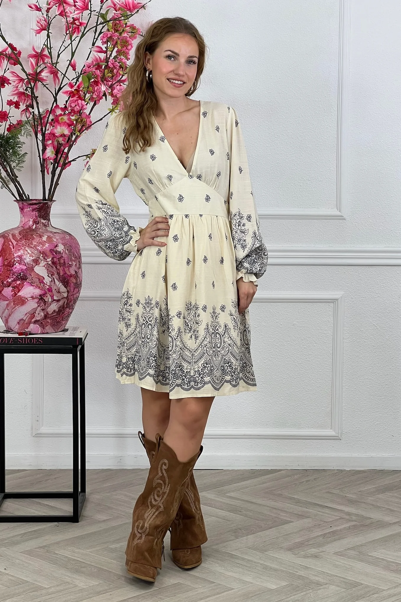 Long Sleeve Barok Print Dress - Creme - Image 3