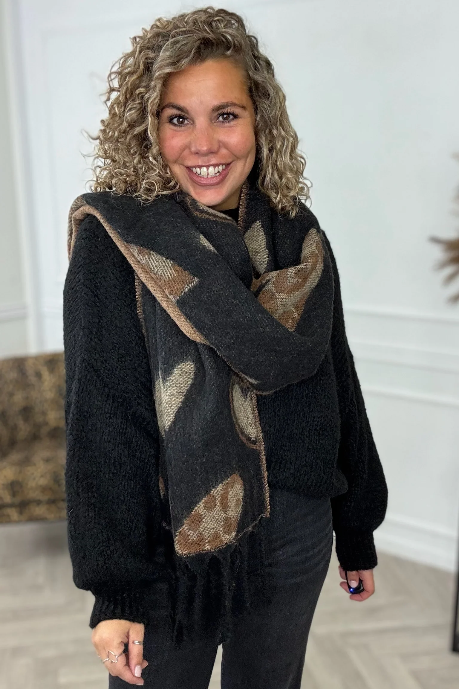 Lovely Heart Scarf - Black