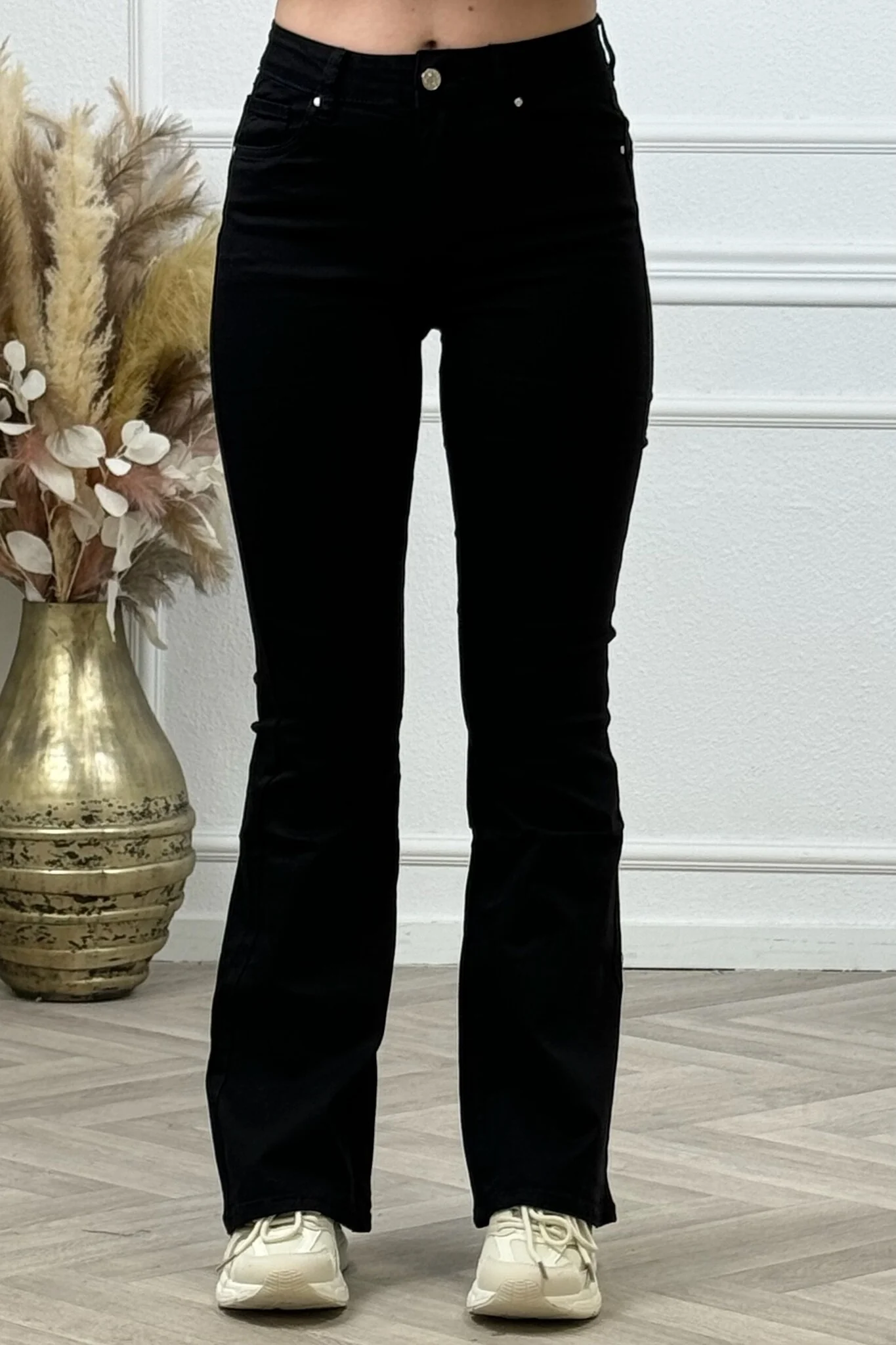 Madison Flared Jeans - Black - Image 3