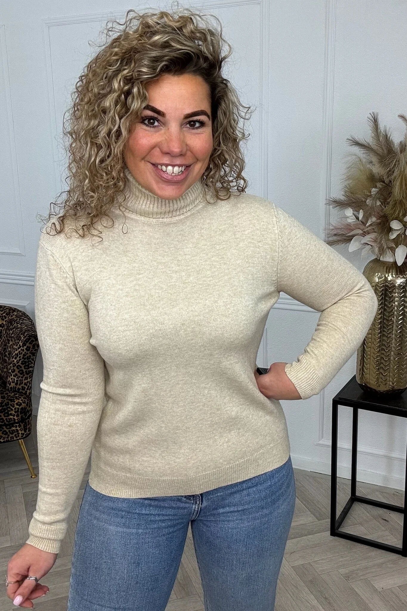 Musthave Coll Sweater - Beige