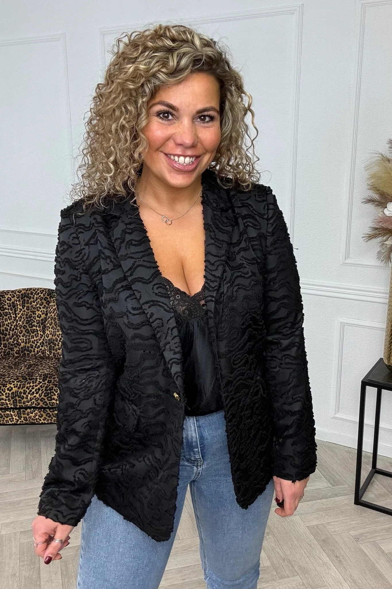 Musthave Jacquard Wavy Blazer - Black
