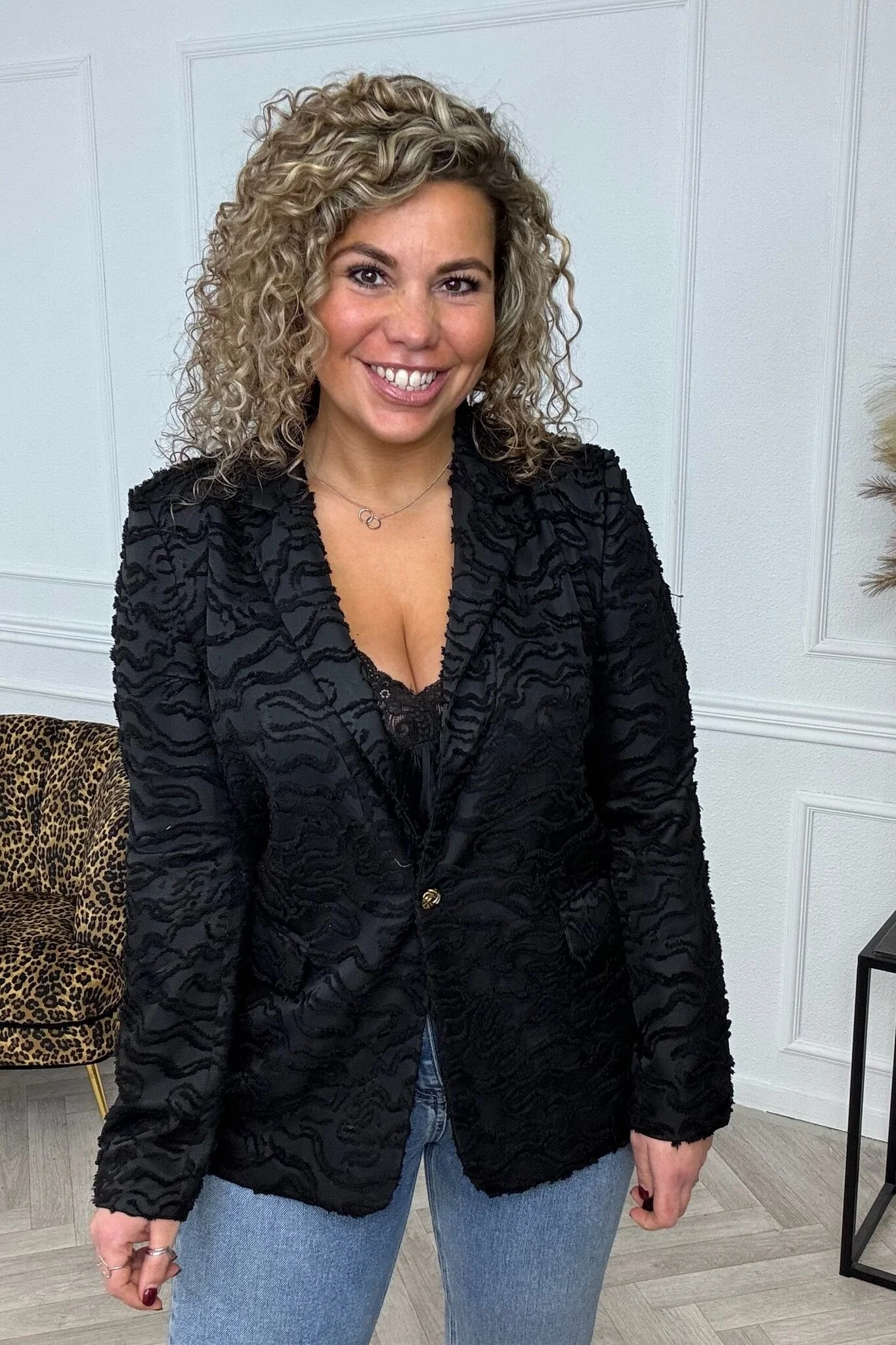 Musthave Jacquard Wavy Blazer - Black - Image 3