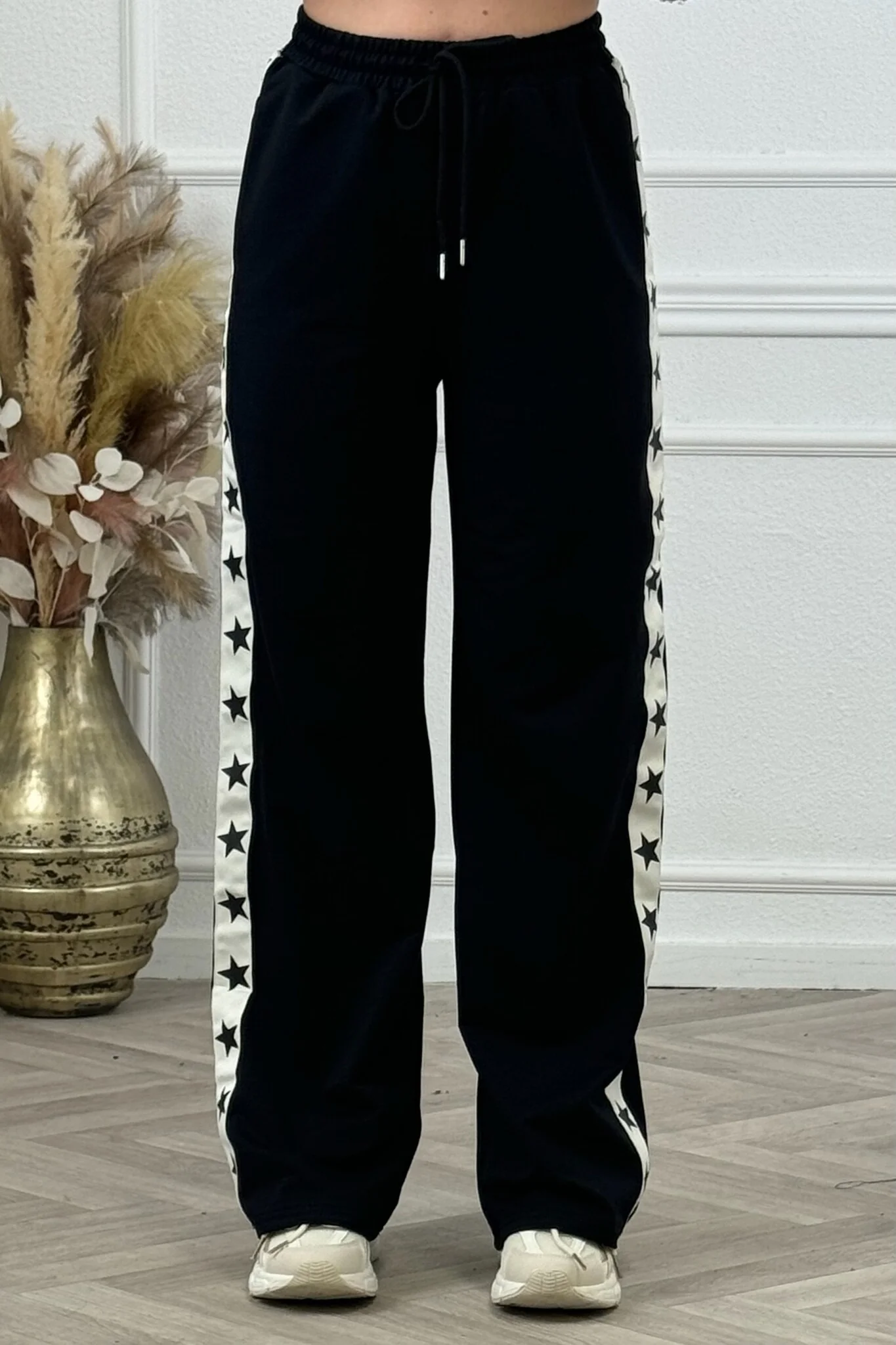 Musthave Star Jogging Pants - Black - Image 3