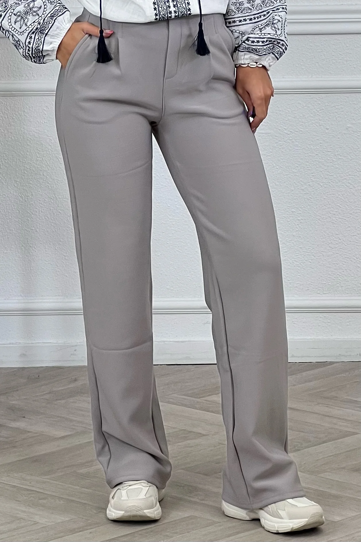 Nikki Straight Leg Pants - Light Grey