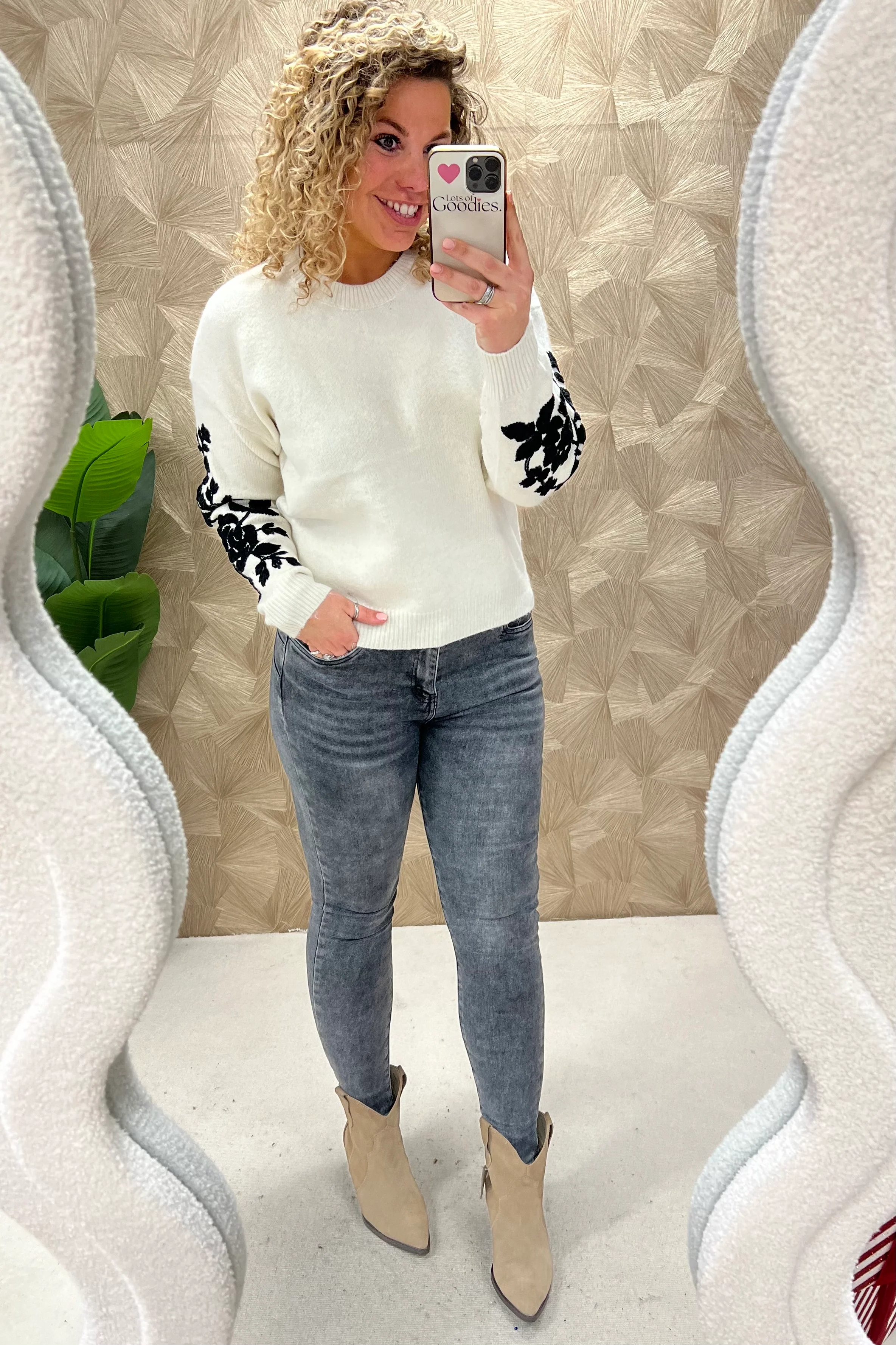 Perfect Leaves Sleeve Sweater - Beige/Black