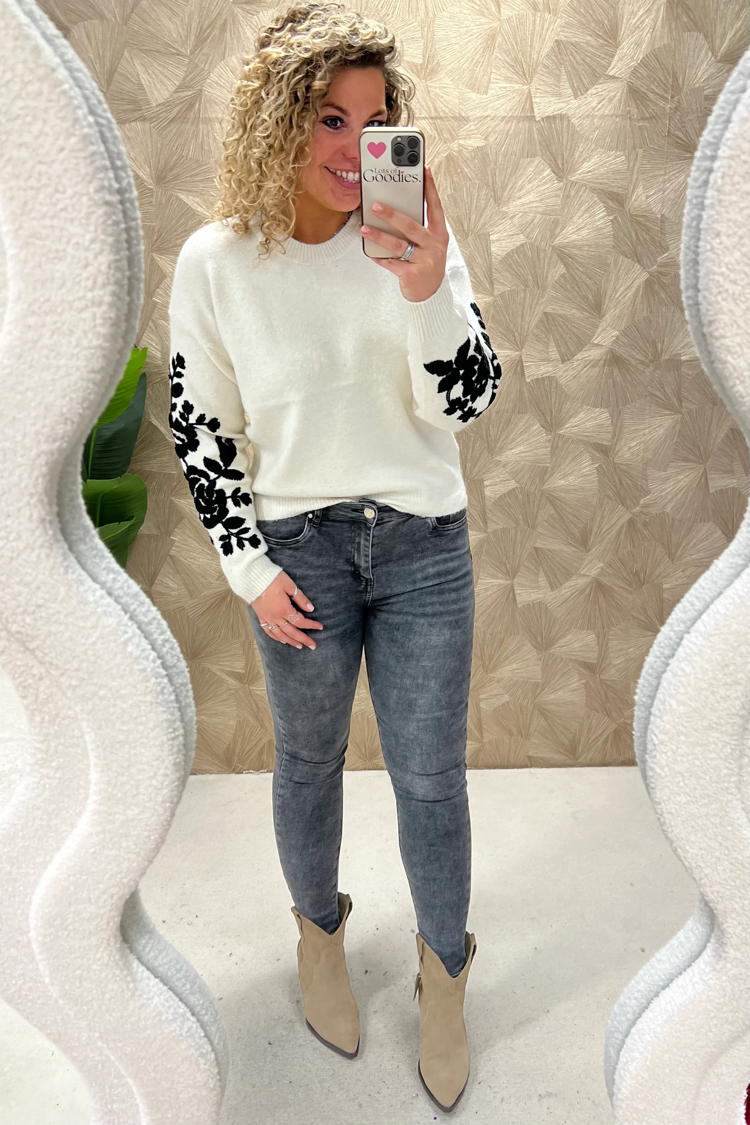 Perfect Leaves Sleeve Sweater - Beige/Black - Image 7
