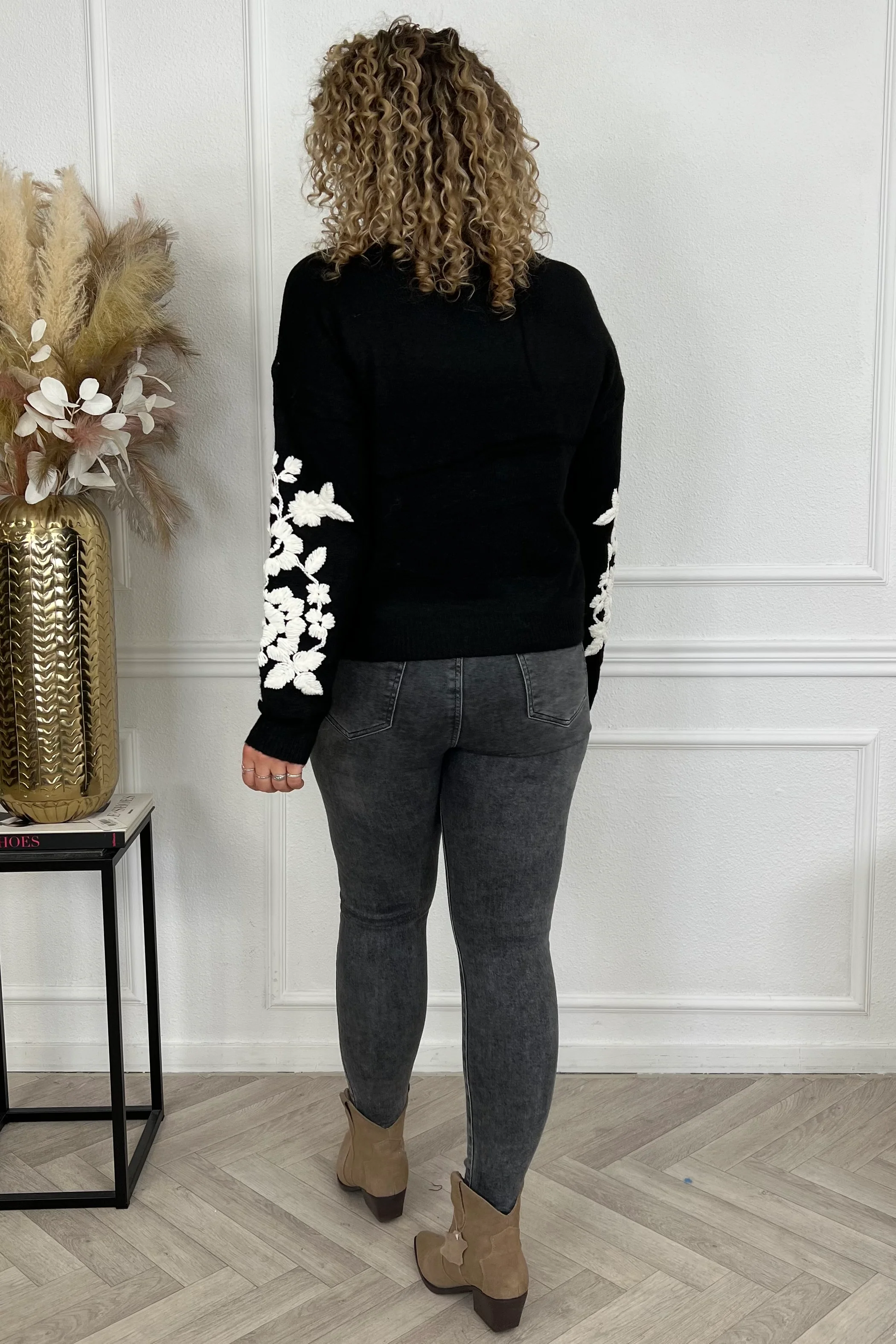 Perfect Leaves Sleeve Sweater - Black/Beige - Image 3