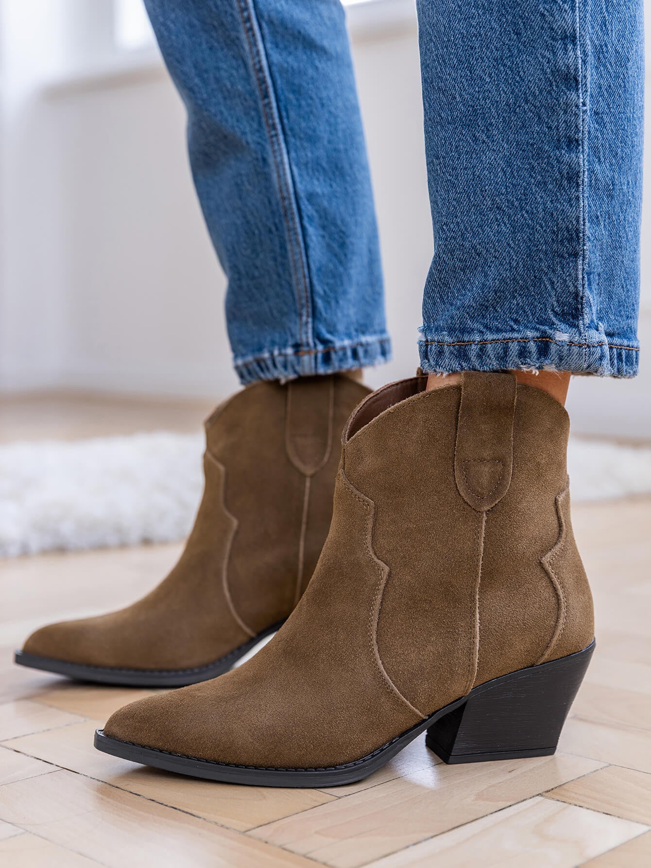 Perfect Suede Cowboy Boots - Camel