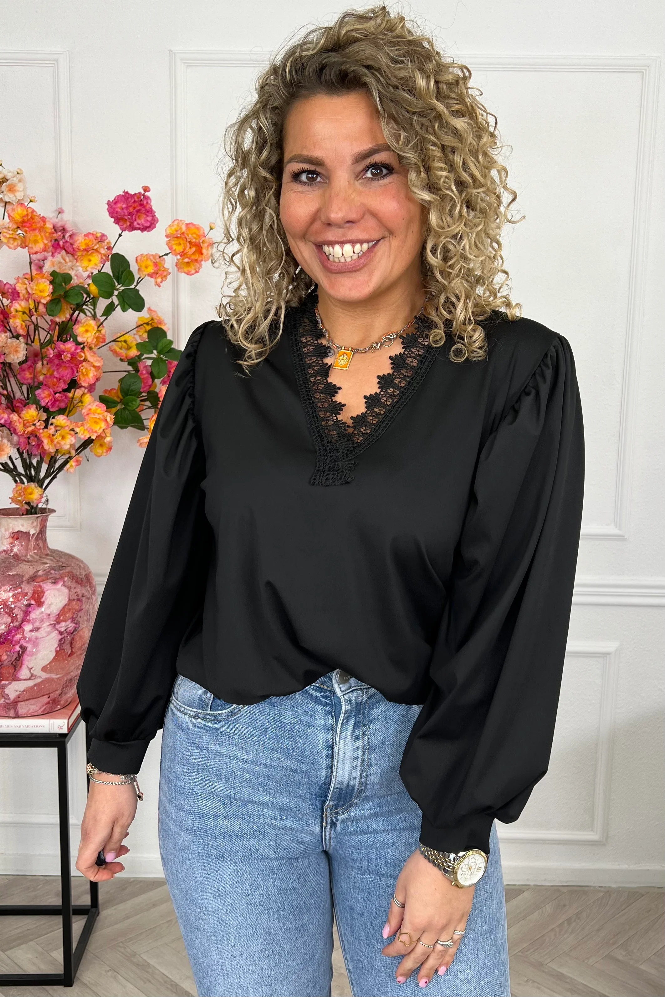 Perfect Travel Lace Top - Black