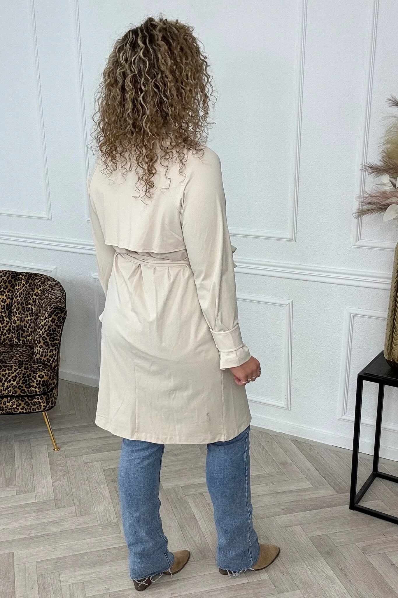 Perfect Travel Trenchcoat - Creme - Image 2