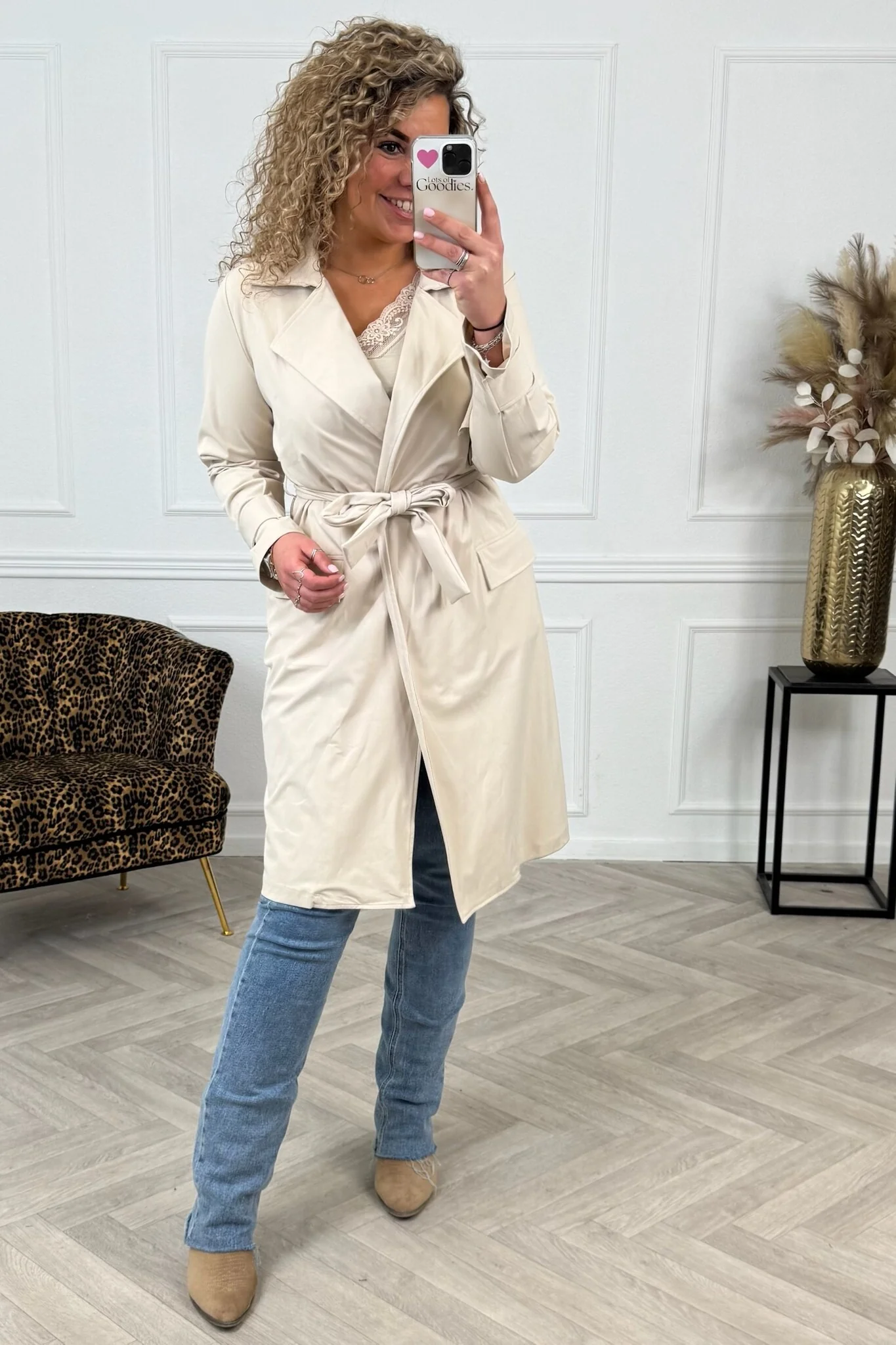 Perfect Travel Trenchcoat - Creme - Image 7