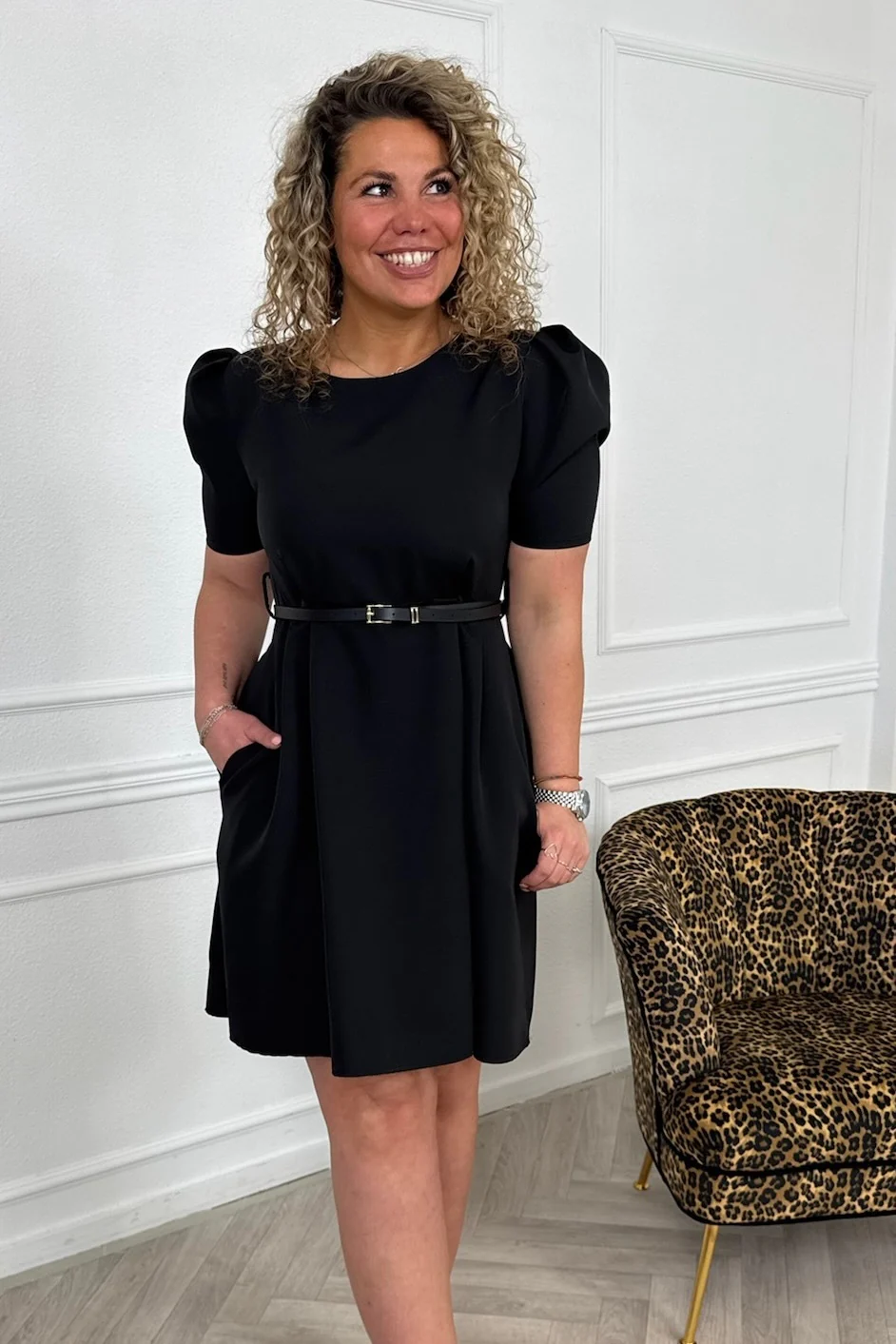 Short Classic Dress - Black - Image 2