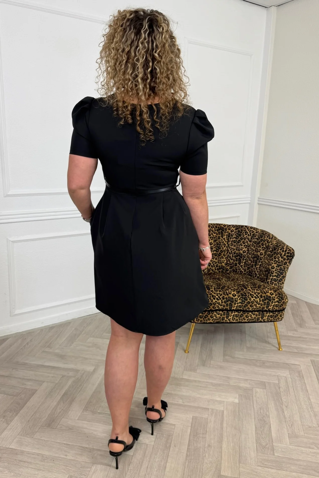 Short Classic Dress - Black - Image 3