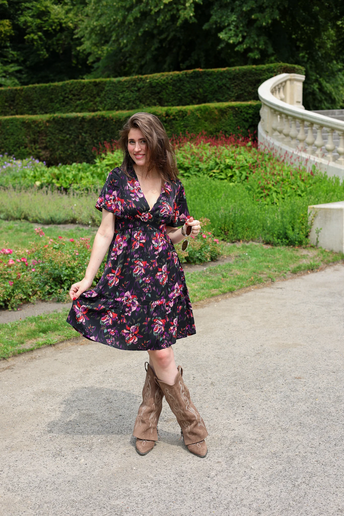Short Genova Flower Dress - Black - Image 2