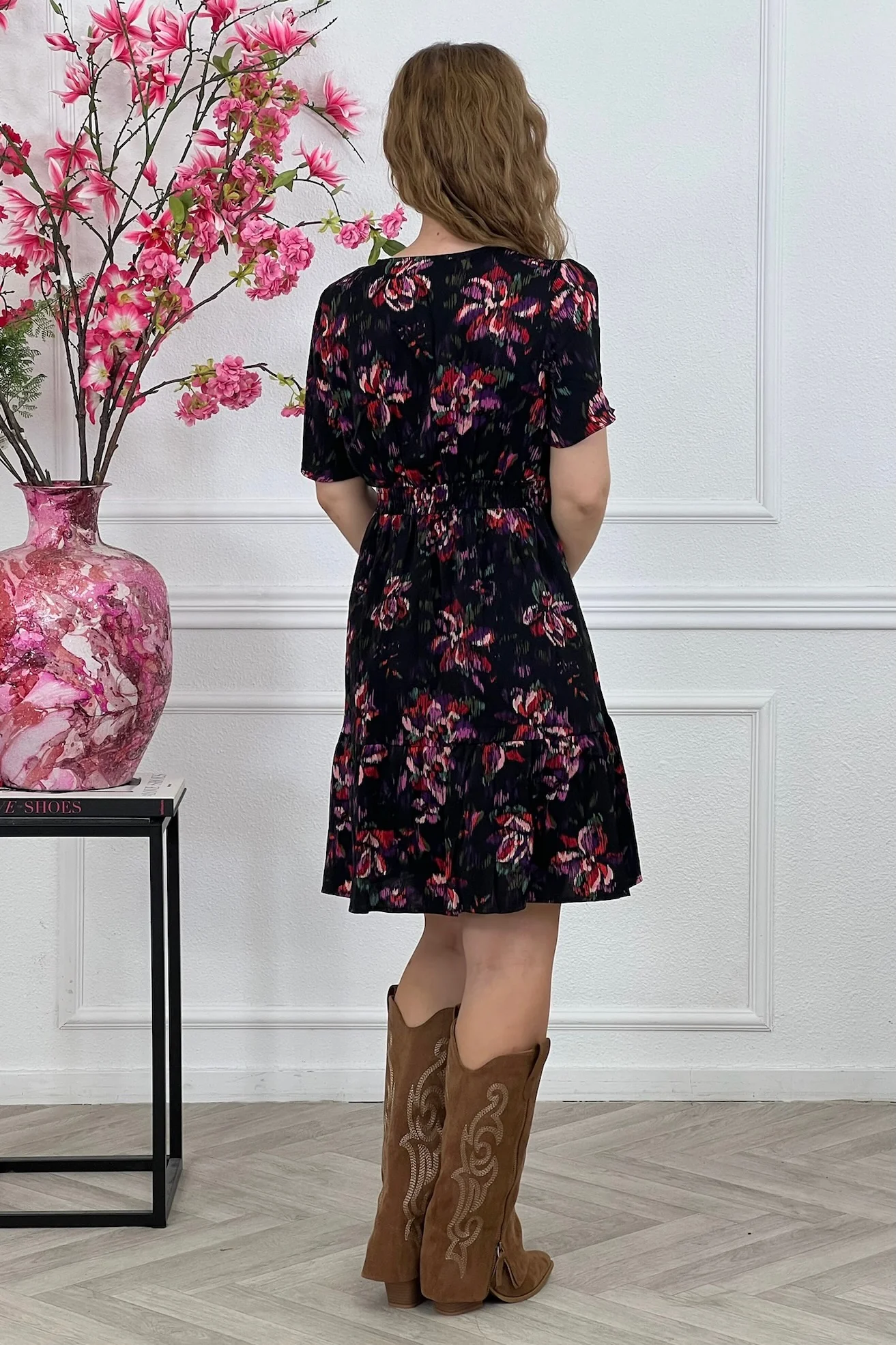 Short Genova Flower Dress - Black - Image 5