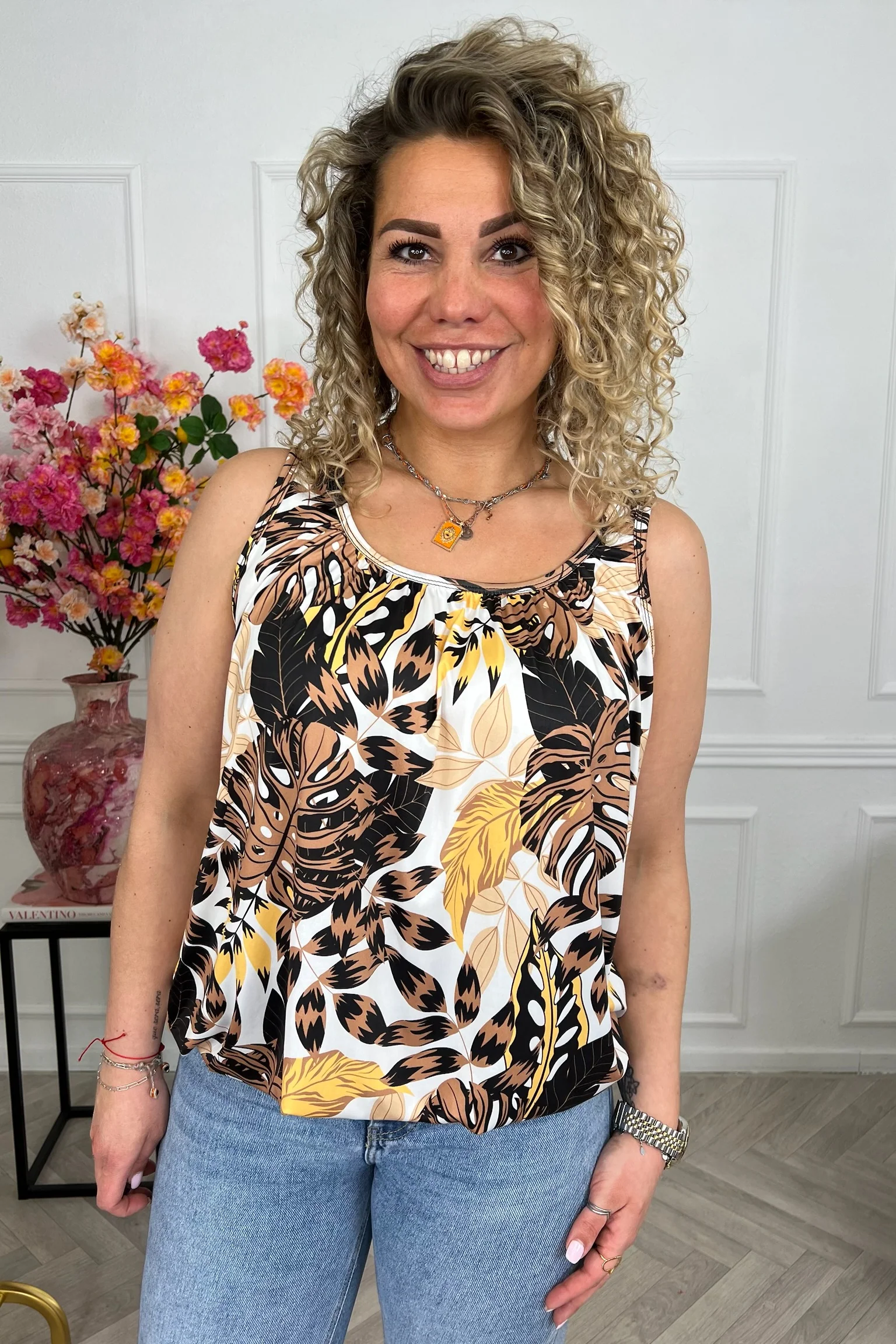 Sleeveless Balloon Leaves Top - Black