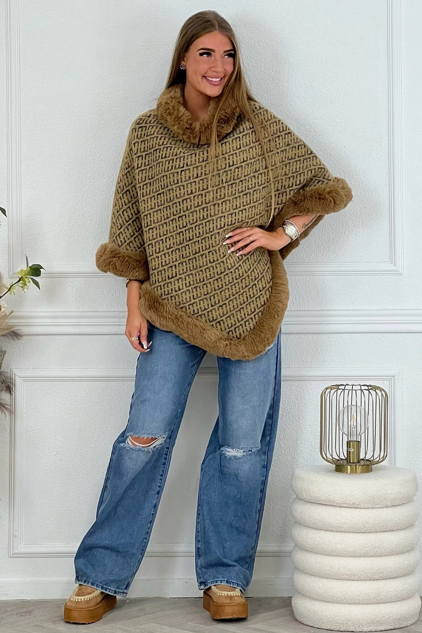 Small Maze Poncho -  Camel/Black - Image 2