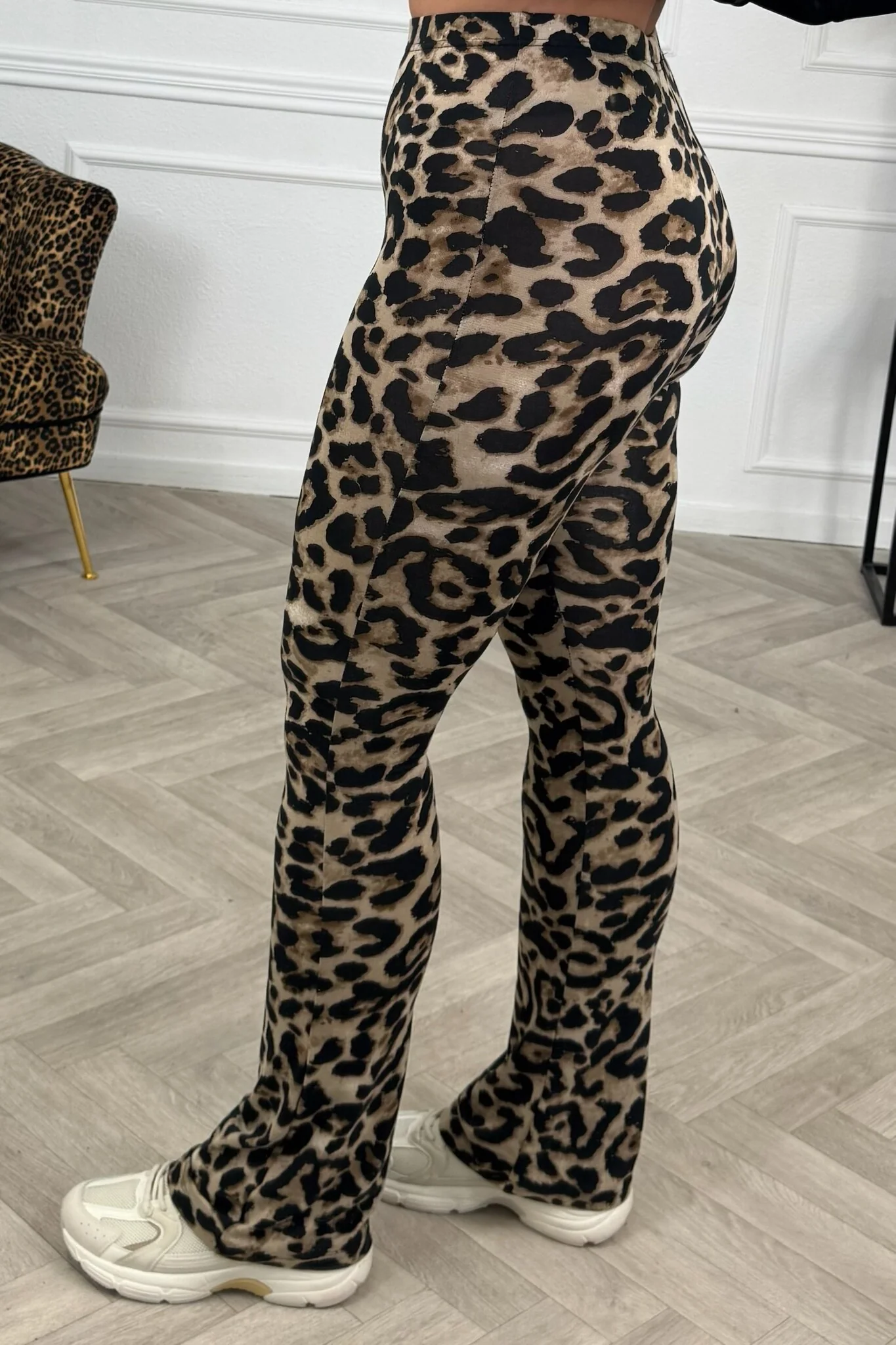 Soft Flare Leopard - Black/Camel - Image 3
