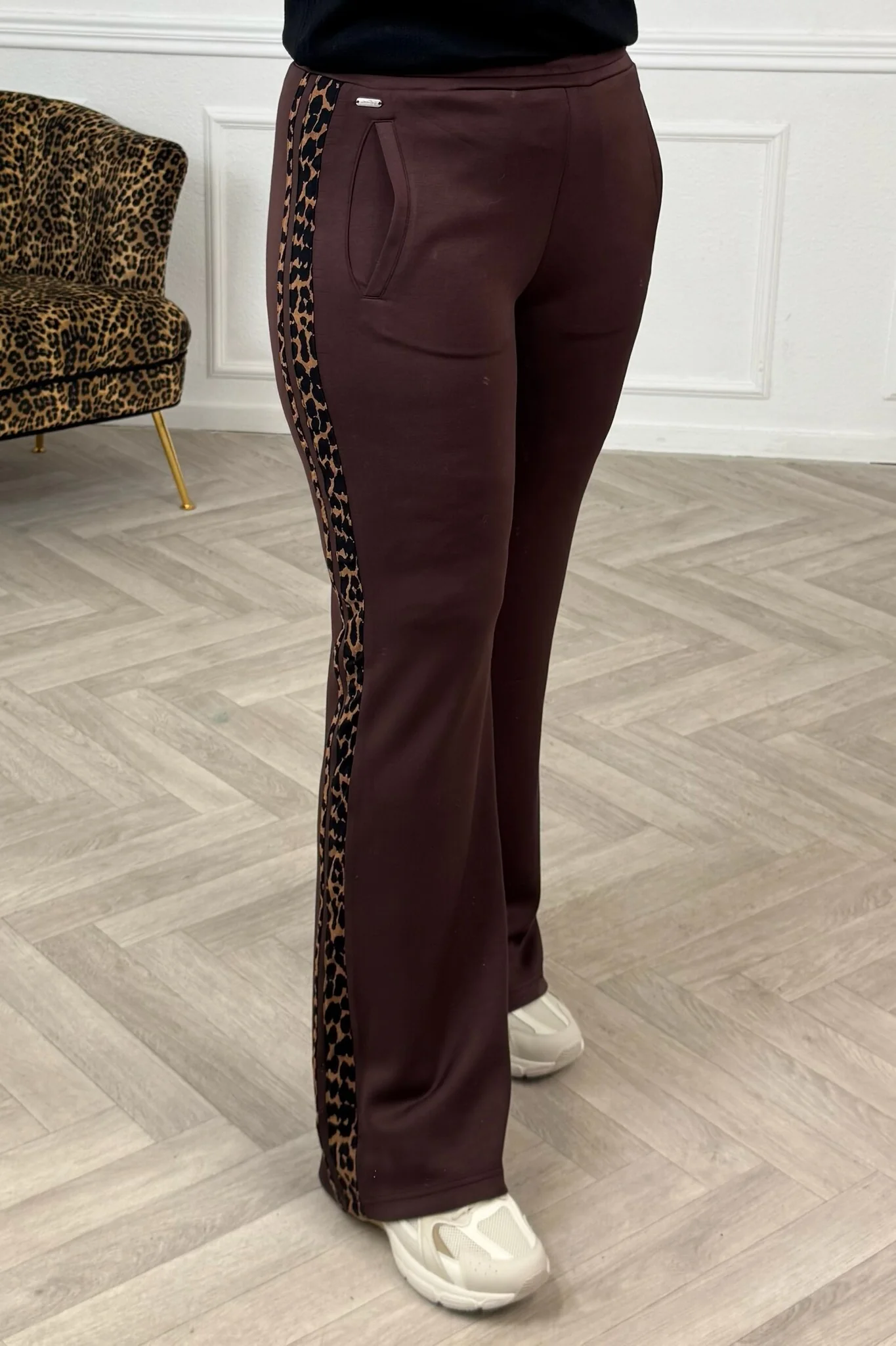 Sporty Leopard Jogging - Brown - Image 6