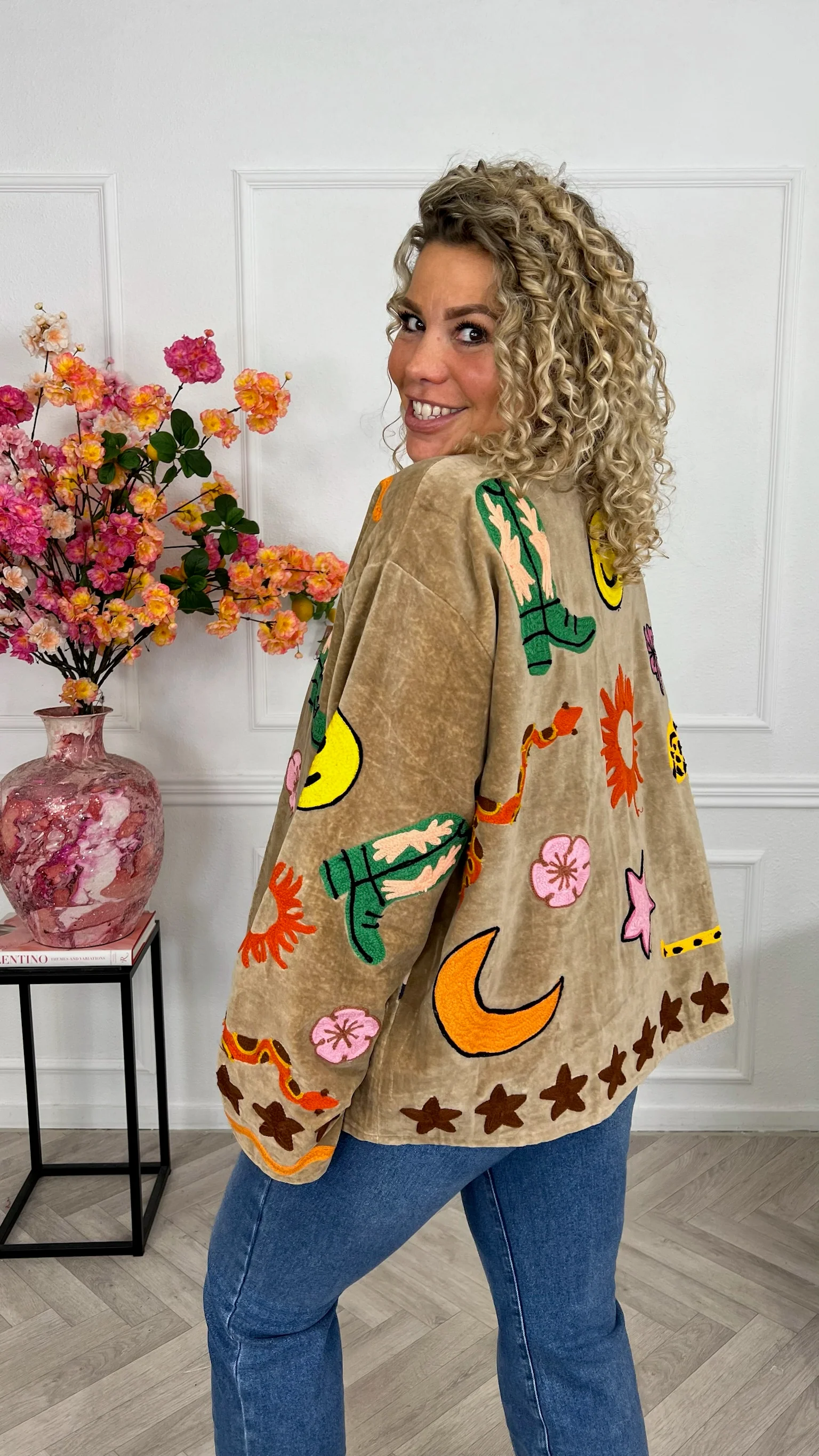 Velvet Embroidery Fleur Jacket - Beige - Image 5