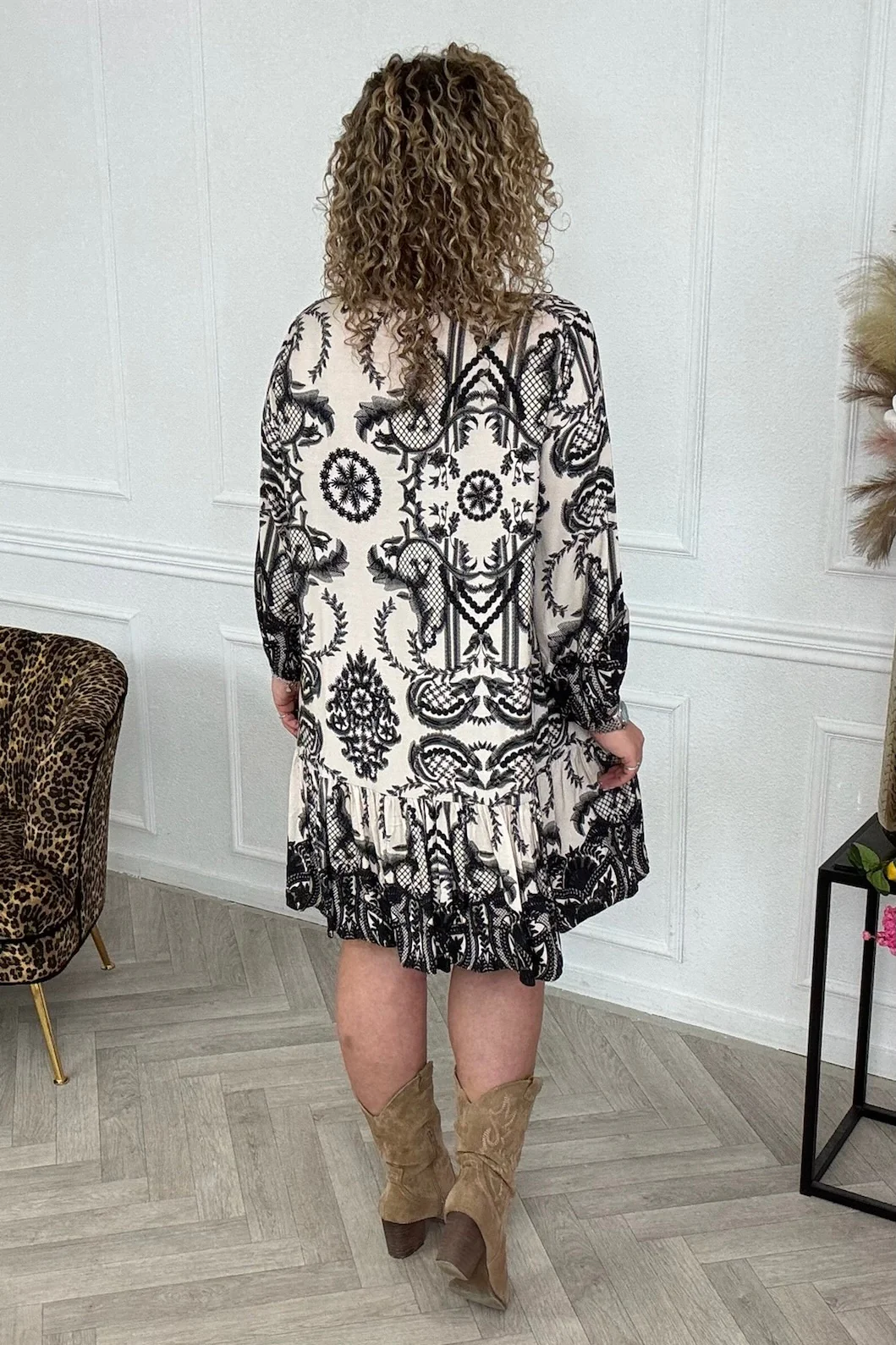 Verona Viscose Dress - White/Black - Image 3