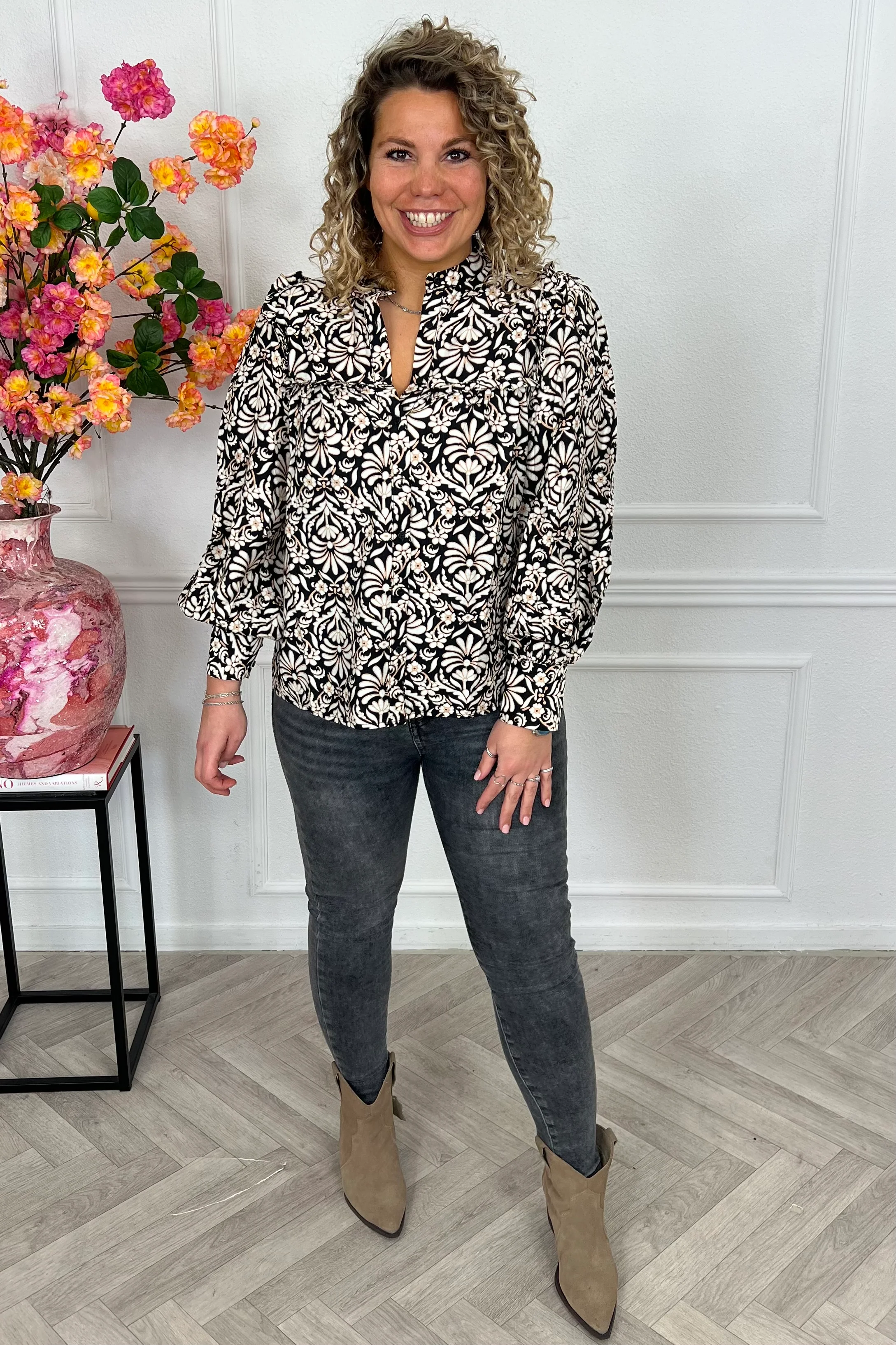 Viola Flower Blouse - Black - Image 5