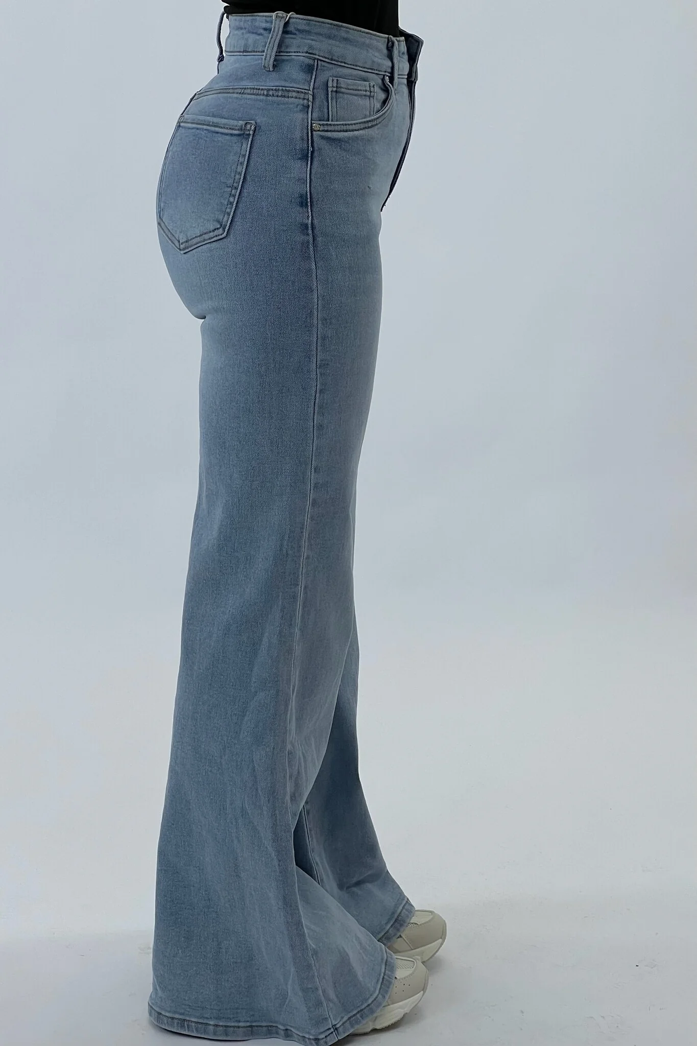 Wide Flared Jeans - Light Blue - Image 4