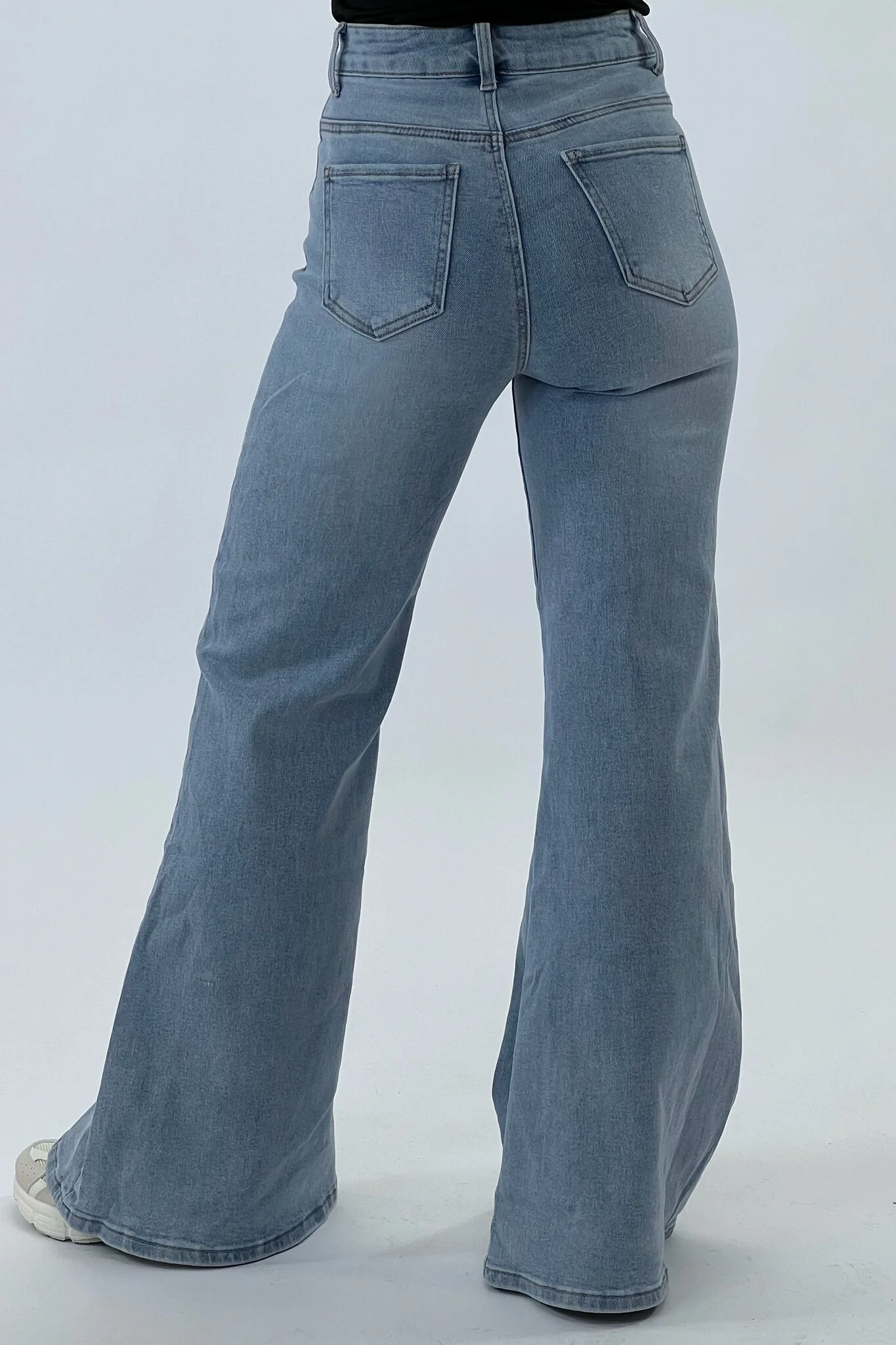 Wide Flared Jeans - Light Blue - Image 6