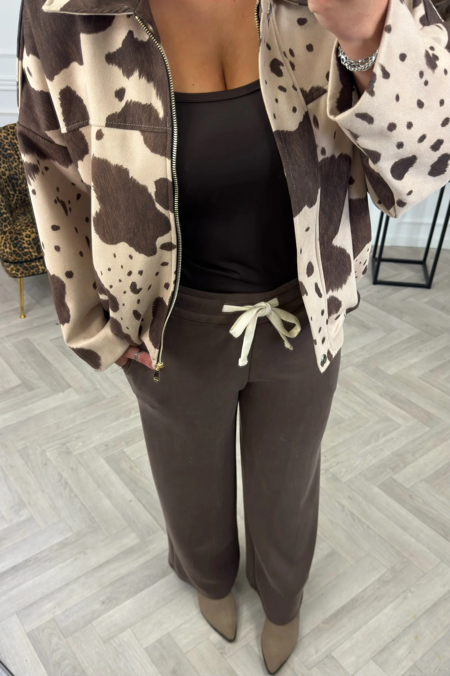 Wide Leg Jogging - Taupe - Image 2